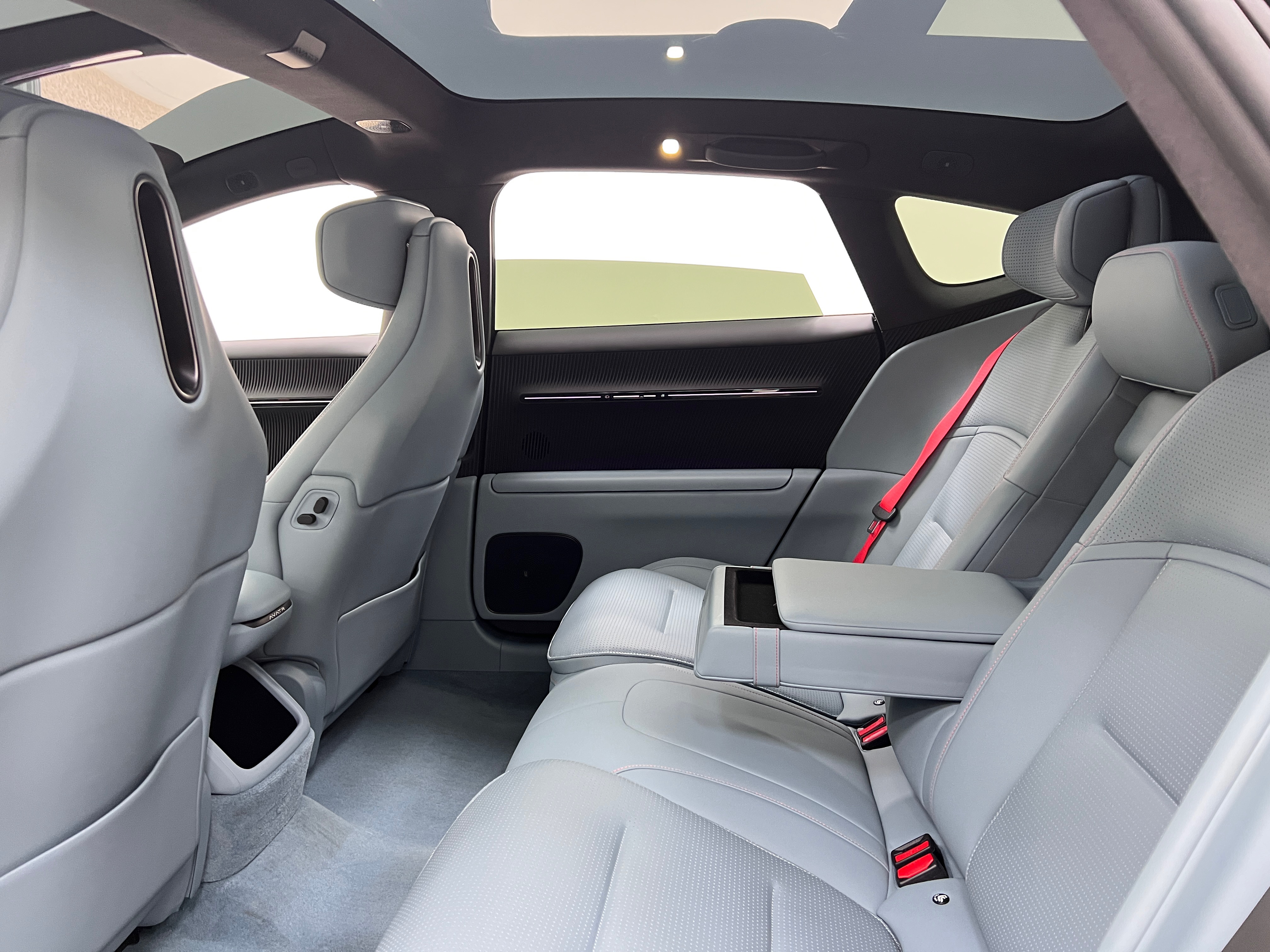 Avatr 12 2024 car image #15