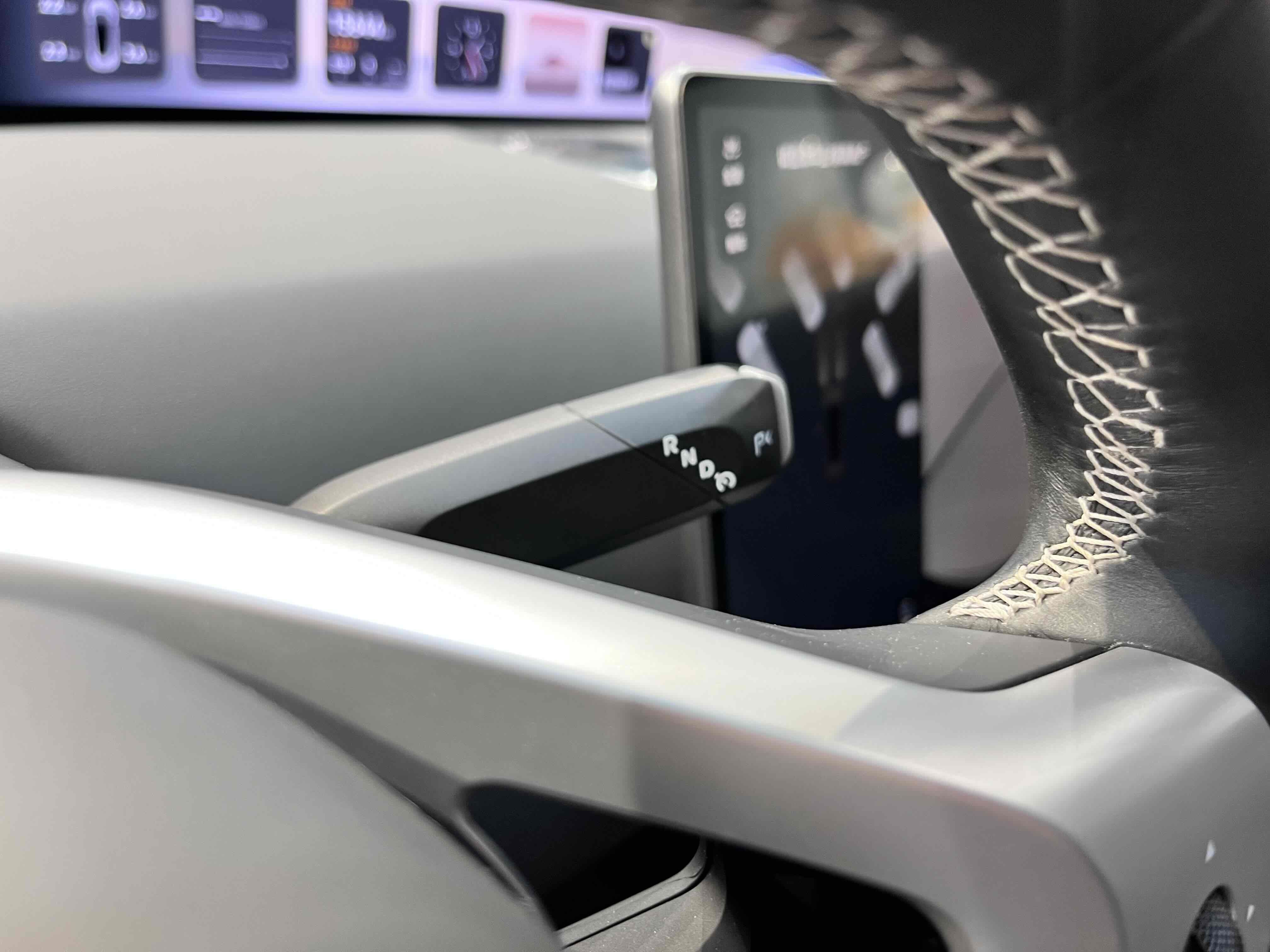 Avatr 12 2024 car image #15