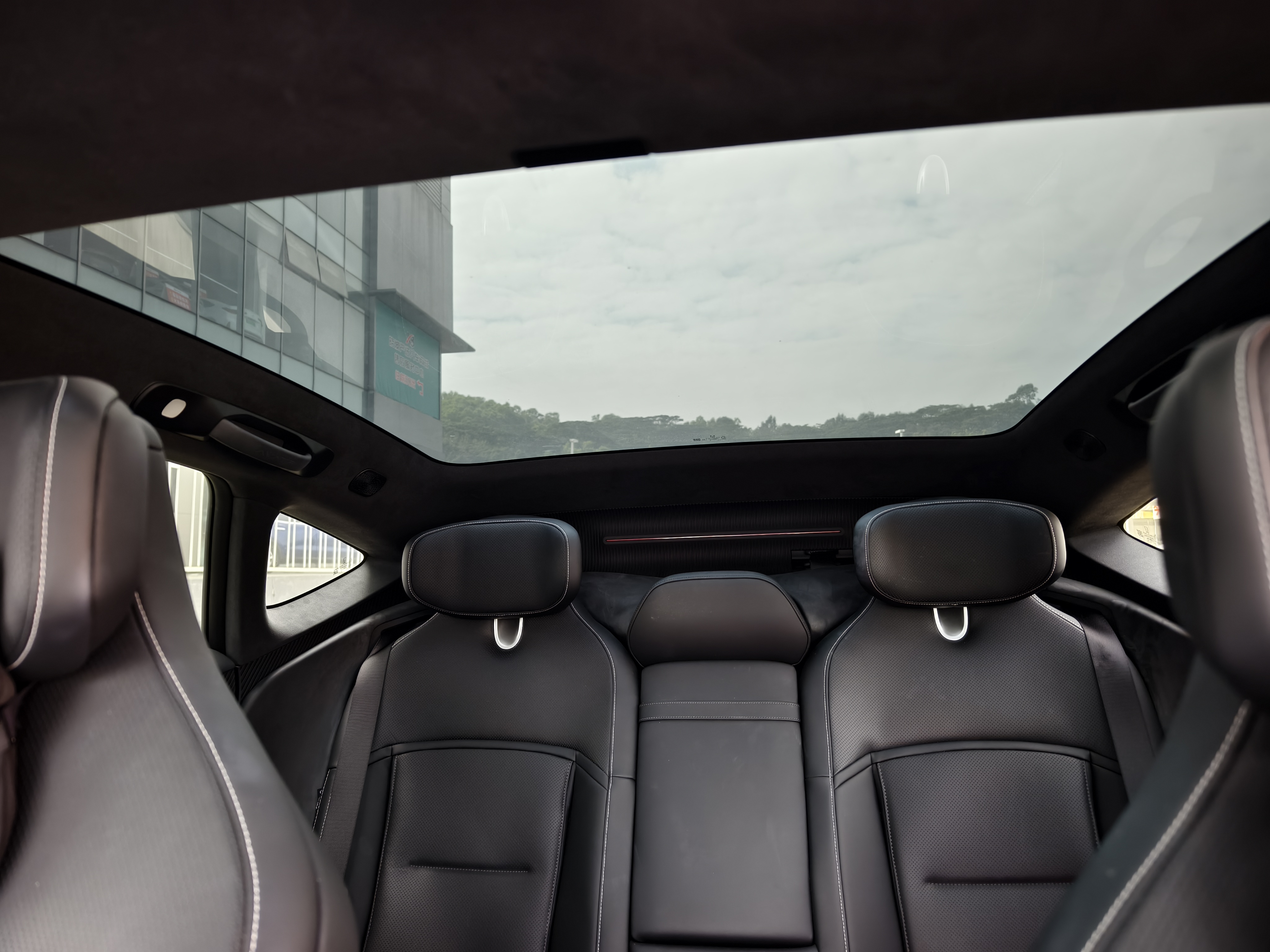 Avatr 12 2024 car image #15