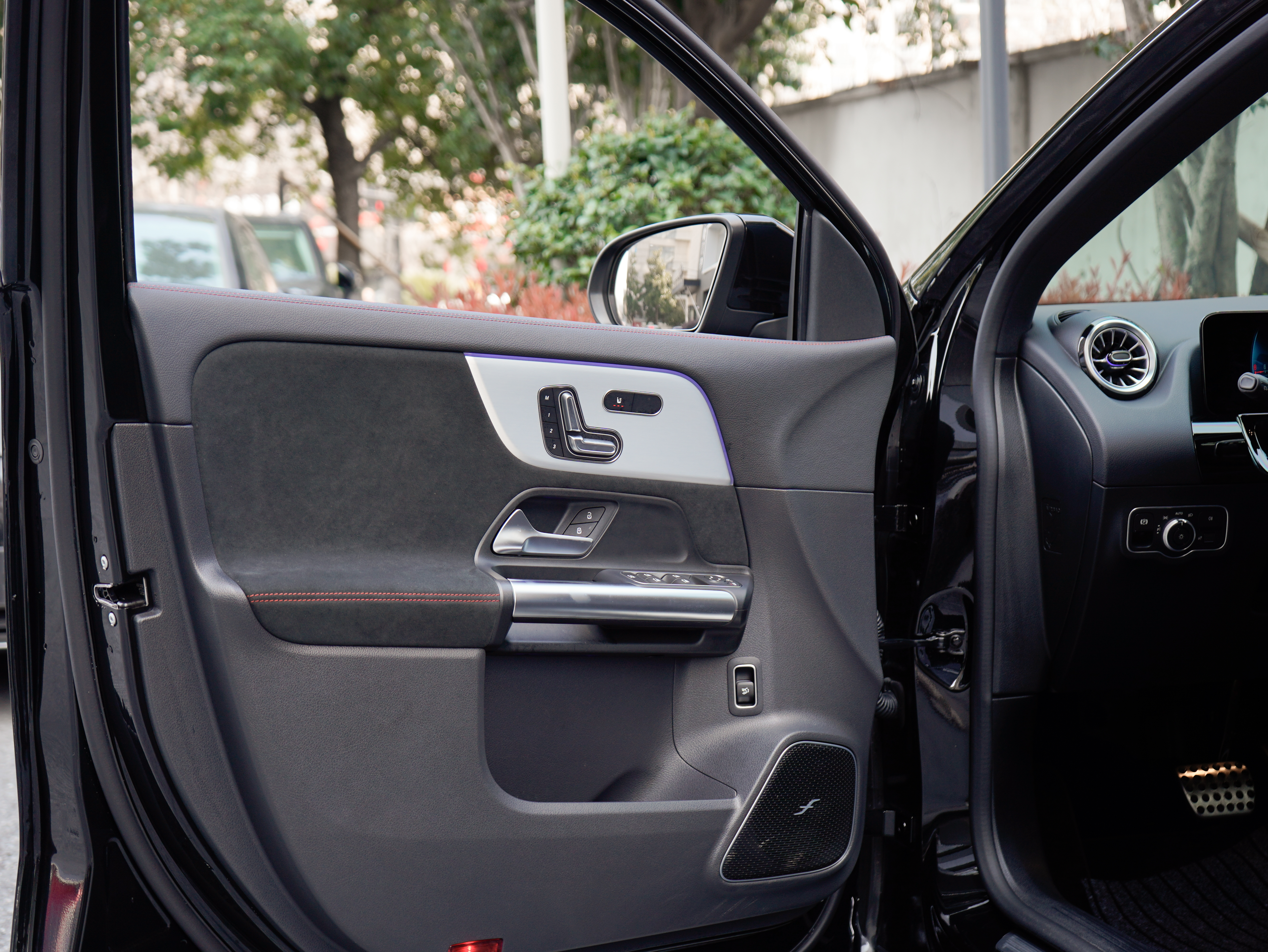 Mercedes-Benz GLA AMG 2024 car image #15