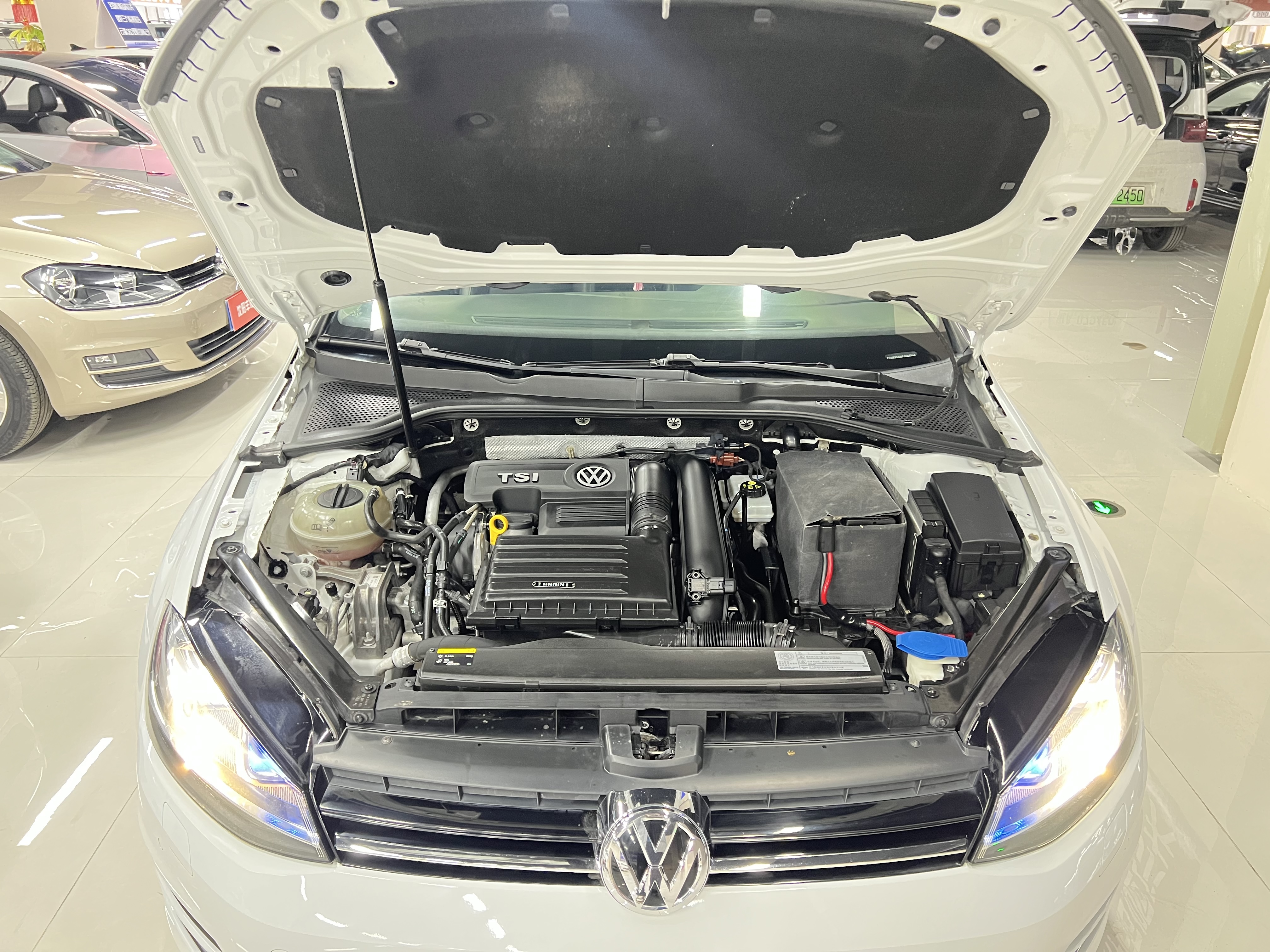 Volkswagen Golf 2015 car image #15