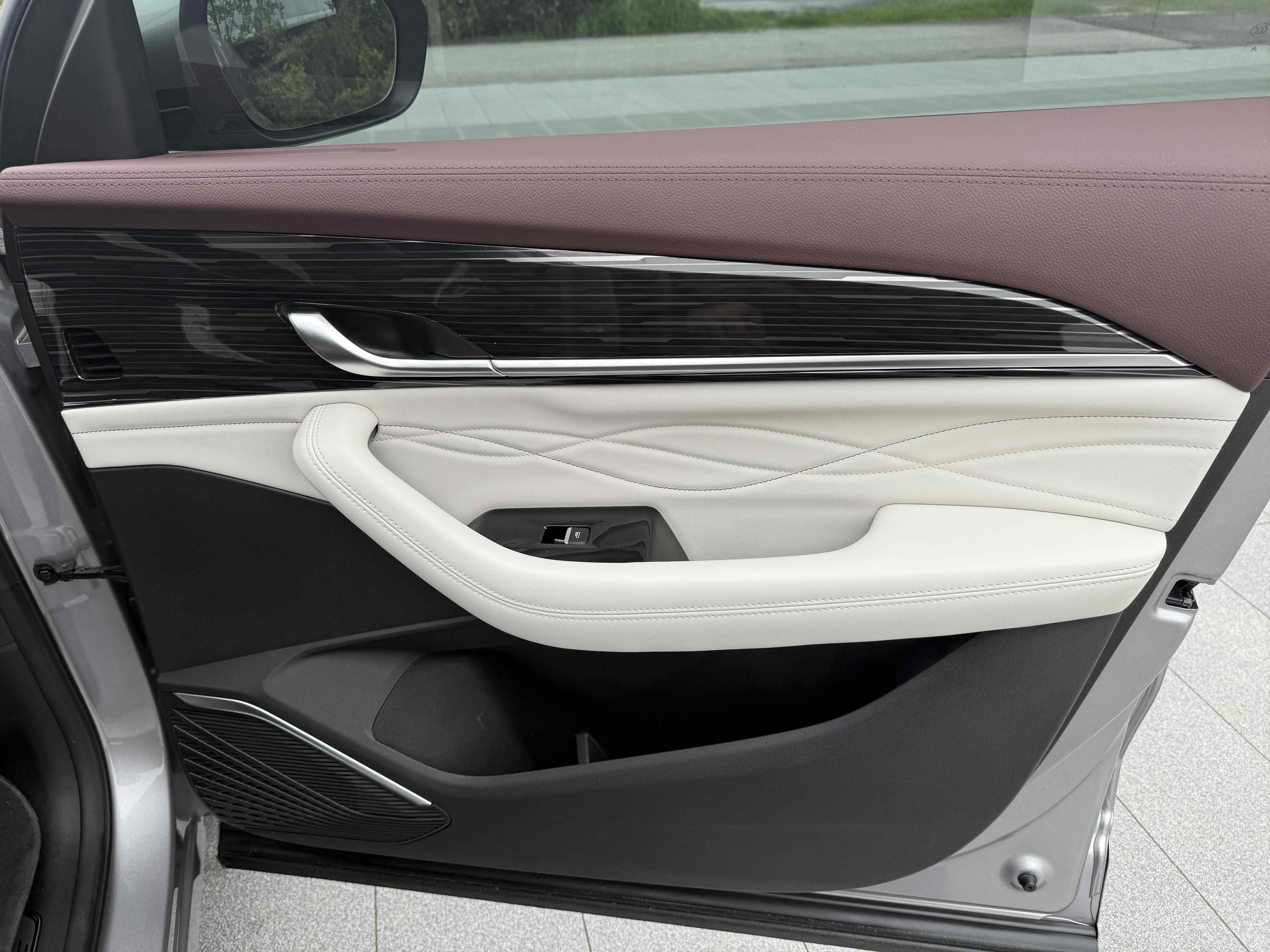 GEELY Tugella 2024 #15 GEELY Tugella 2024 car image #15