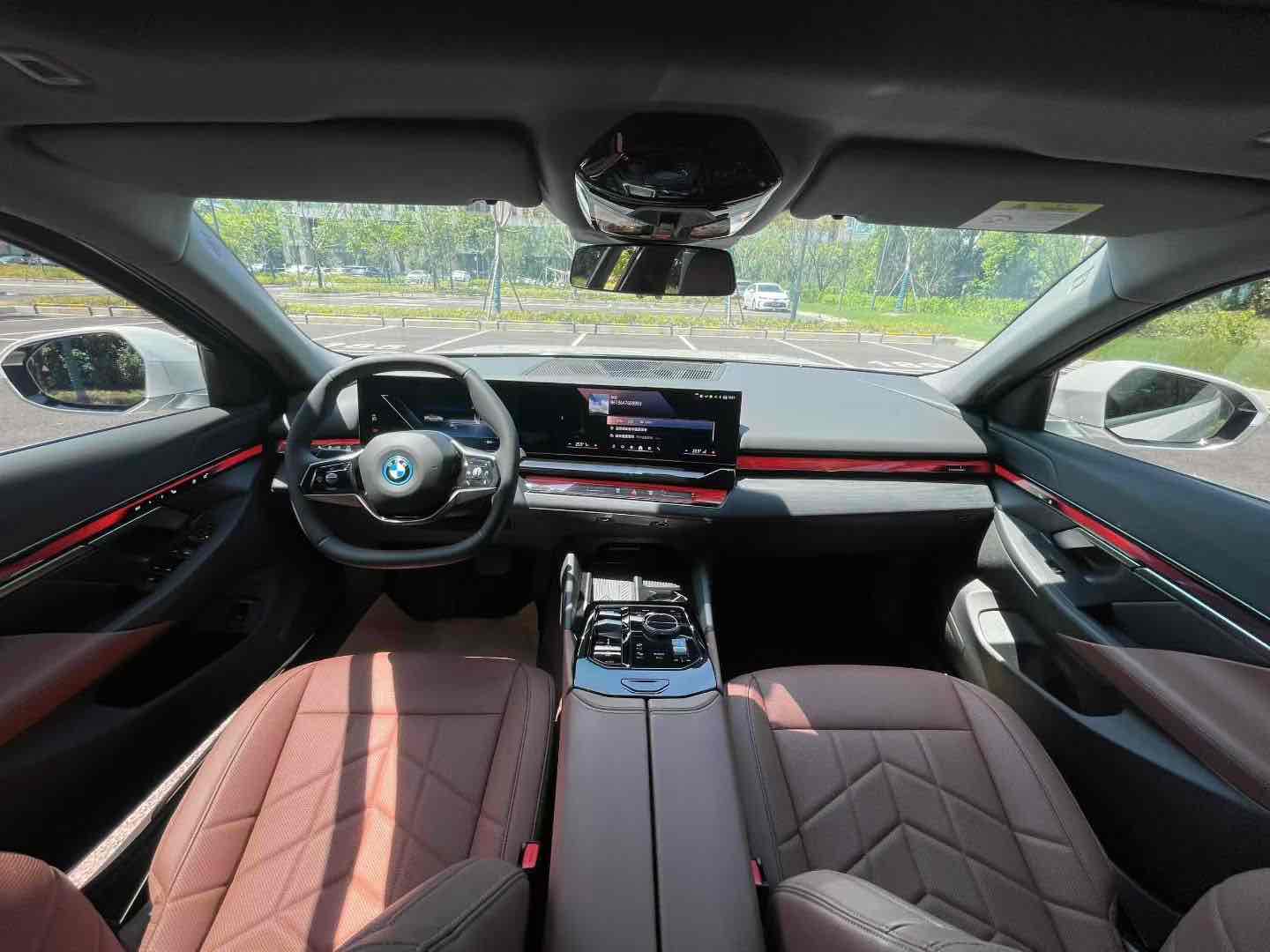 BMW i5 M60 2024 #15 BMW i5 M60 2024 car image #15