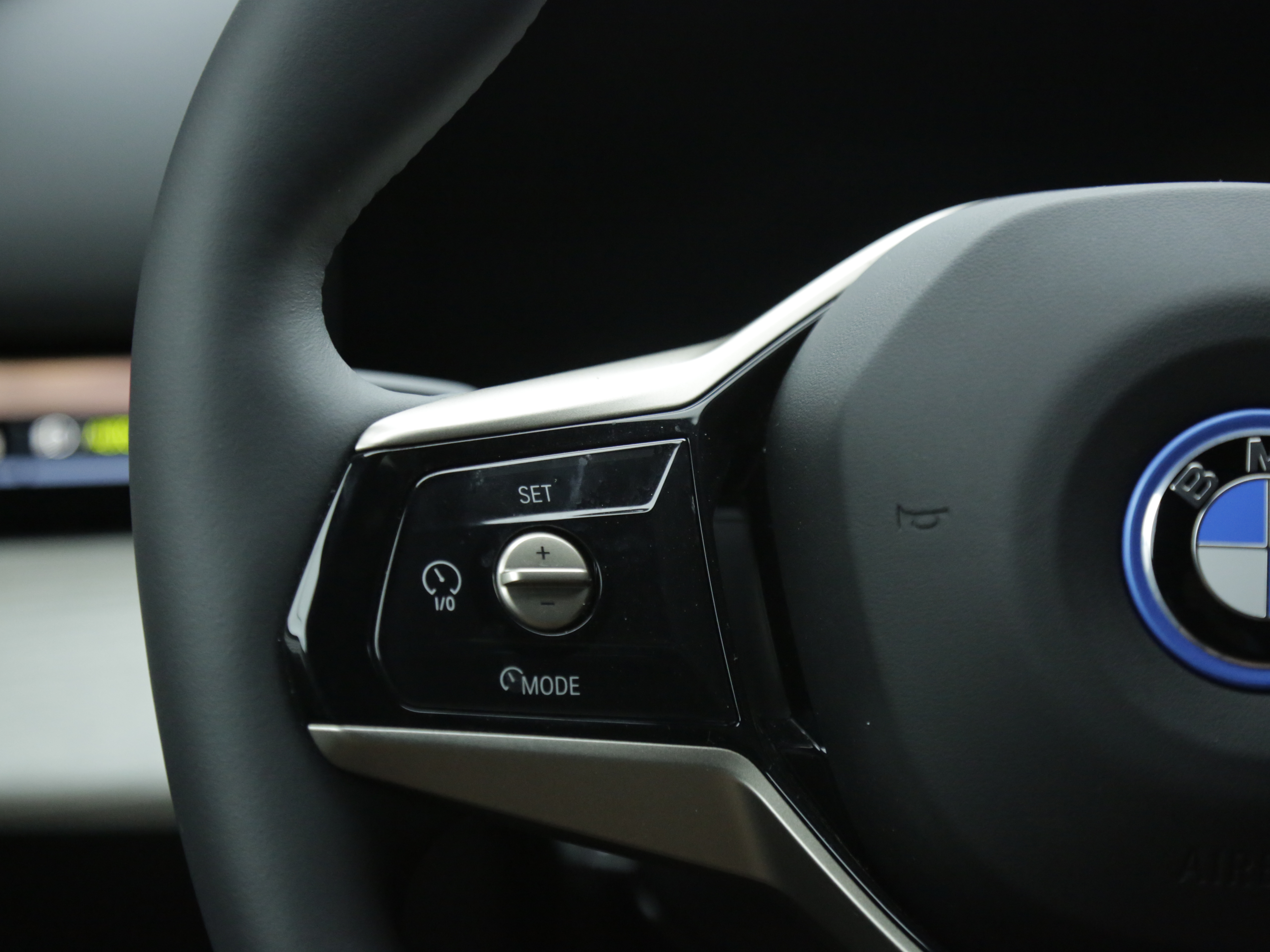 BMW i5 2025 car image #15