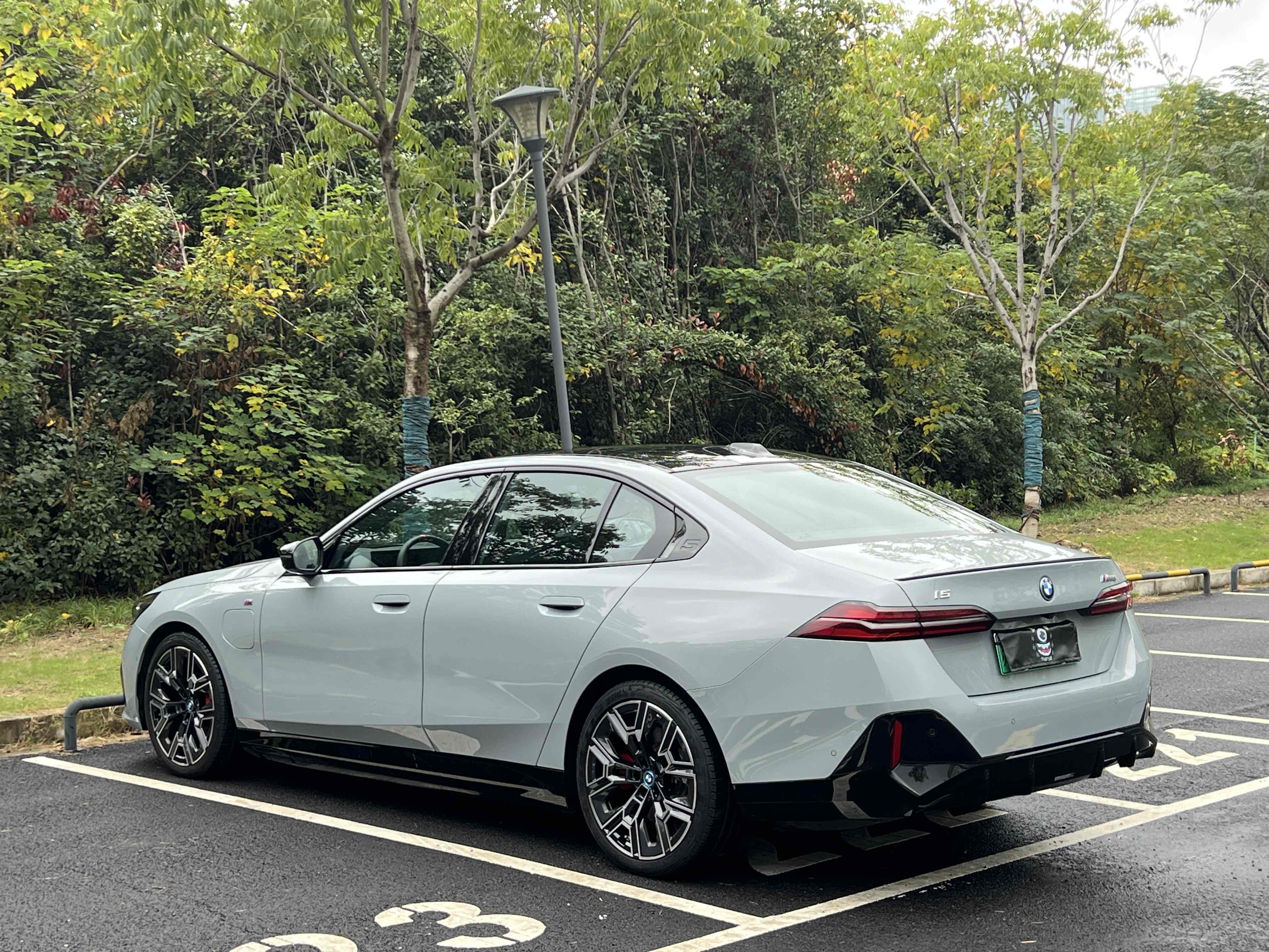 BMW i5 M60 2025 #15 BMW i5 M60 2025 car image #15