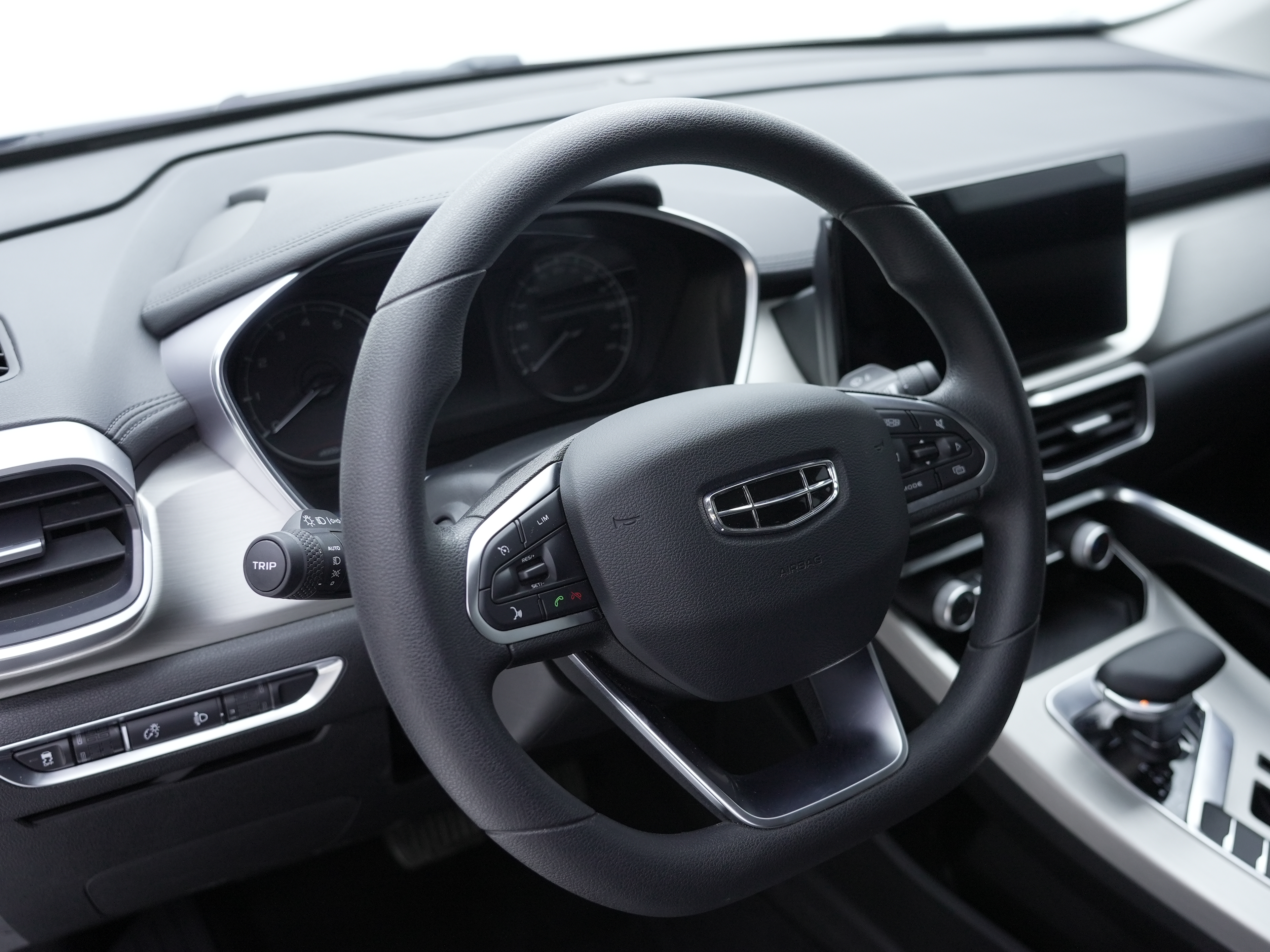 GEELY Coolray 2024 #15 GEELY Coolray 2024 car image #15