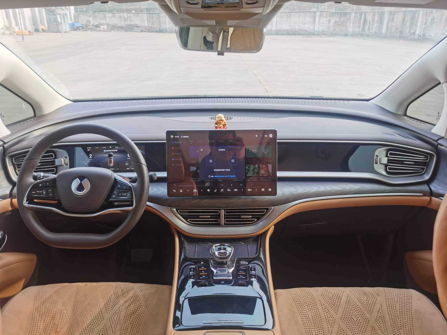 Denza D9 2024 car image #15