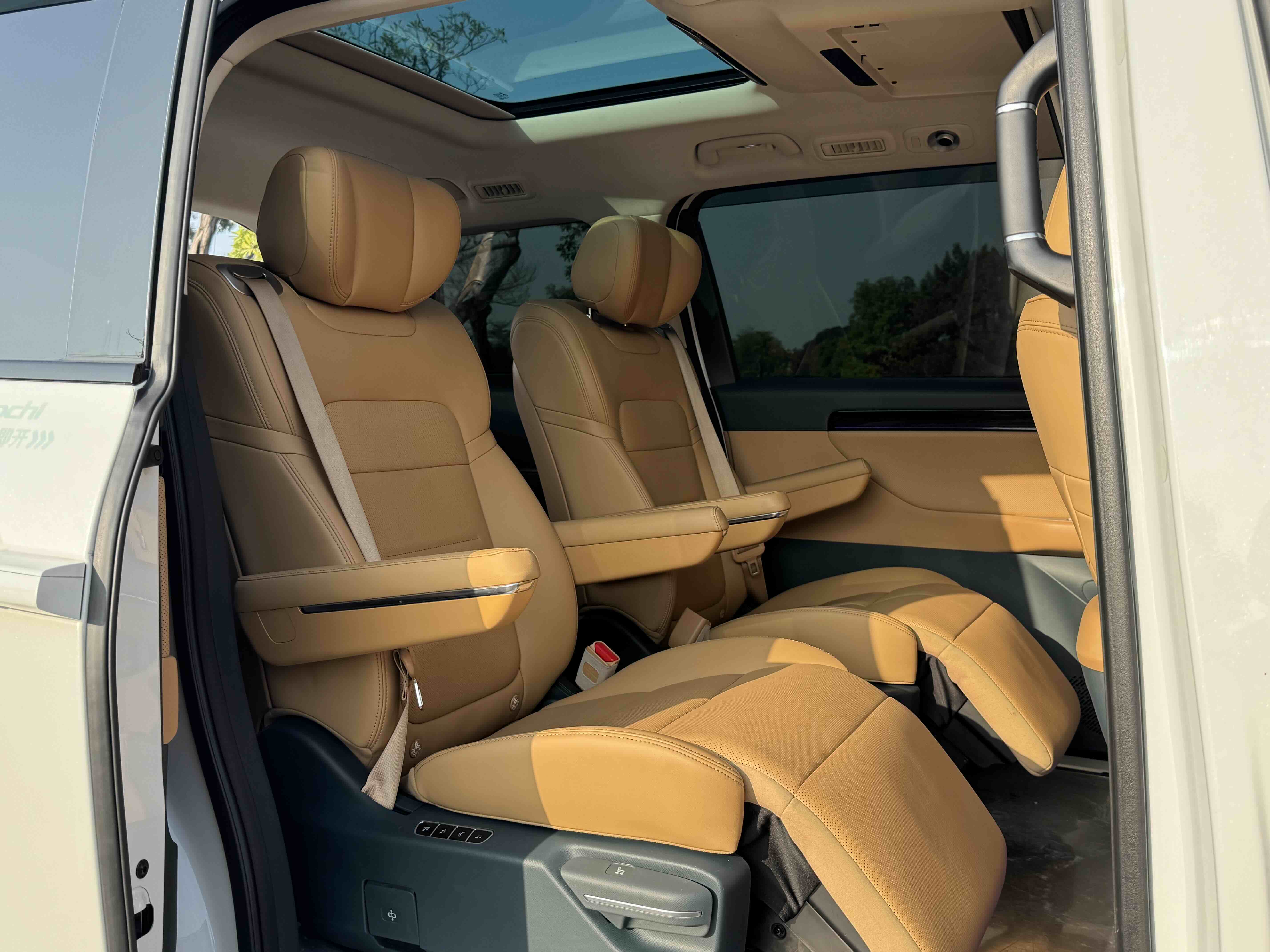 GAC Trumpchi E8 New Energy 2024 car image #15