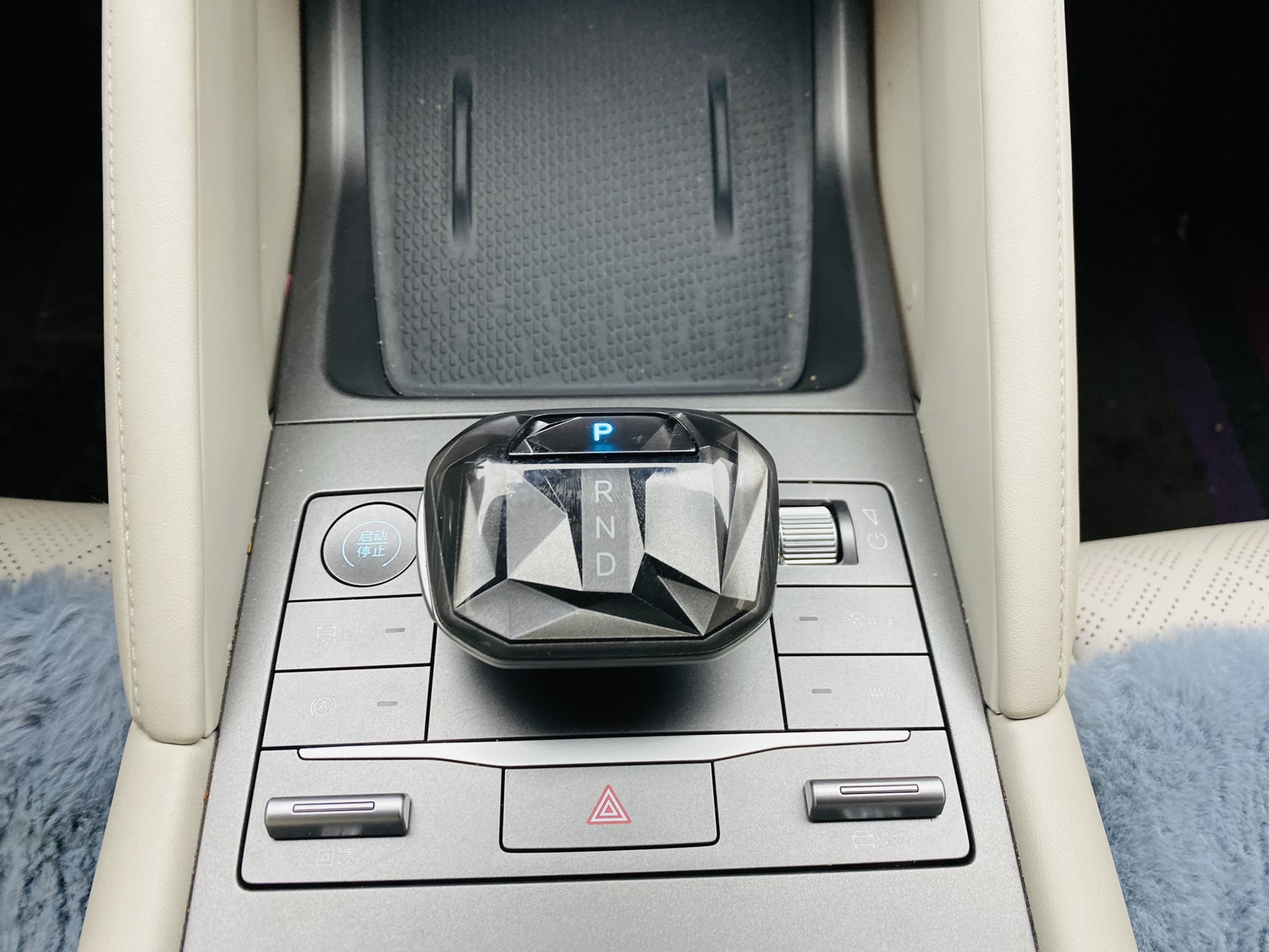 BYD YuanUP 2024 #15 BYD YuanUP 2024 car image #15