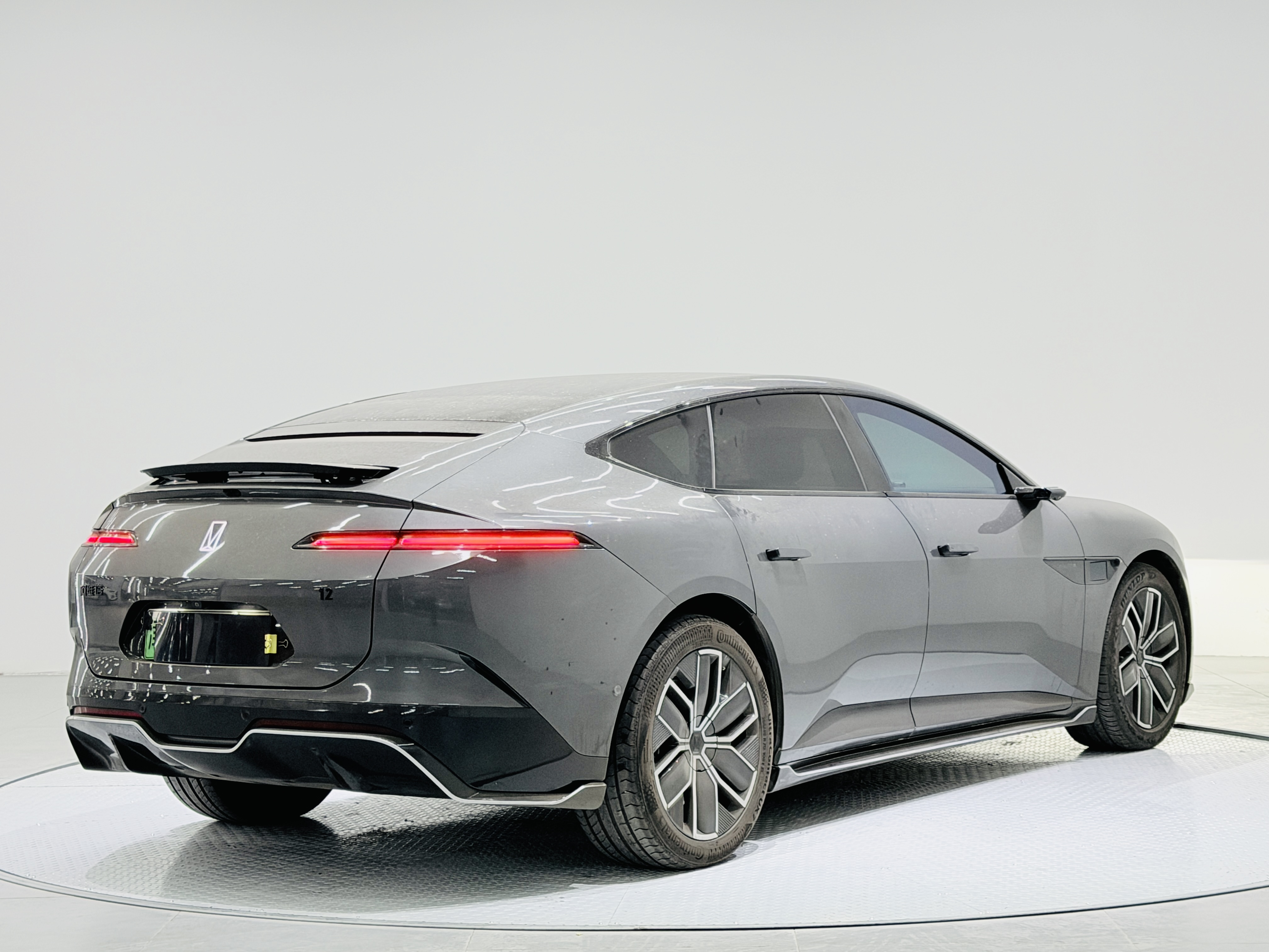 Avatr 12 2024 صورة سيارة #15