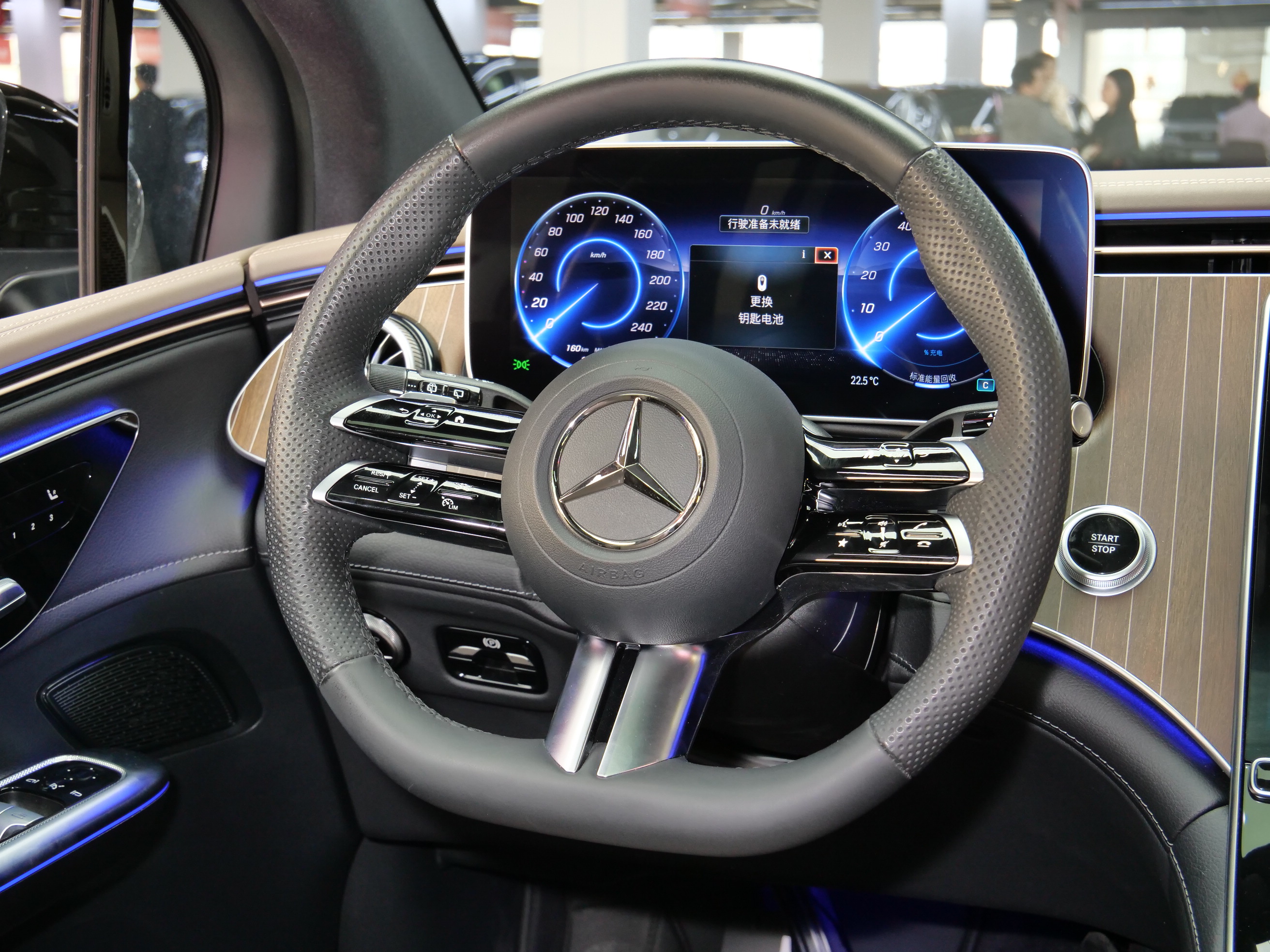 Mercedes-Benz EQE SUV 2025 #15 Mercedes-Benz EQE SUV 2025 car image #15