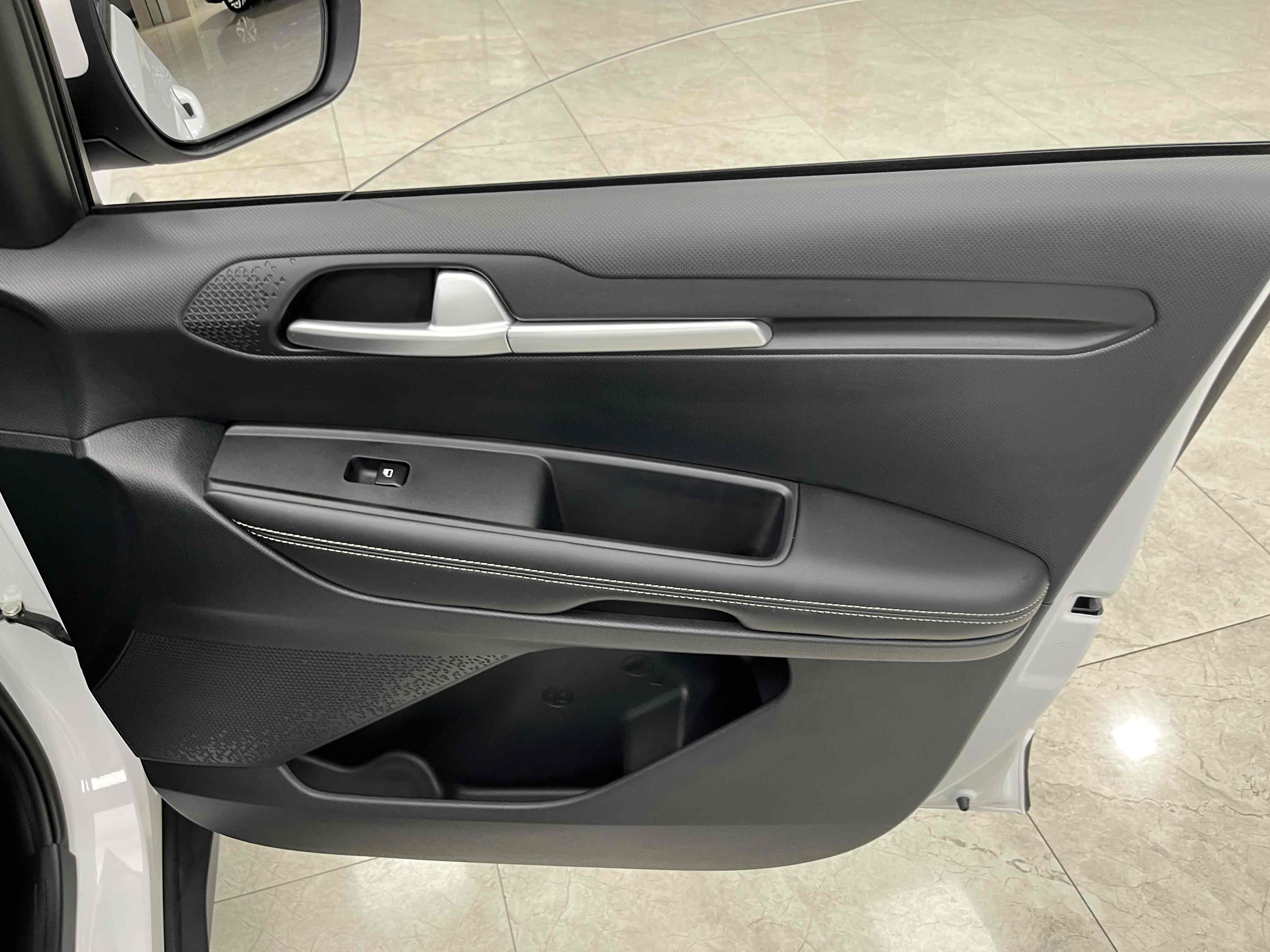 Kia Sonet 2024 صورة سيارة #15