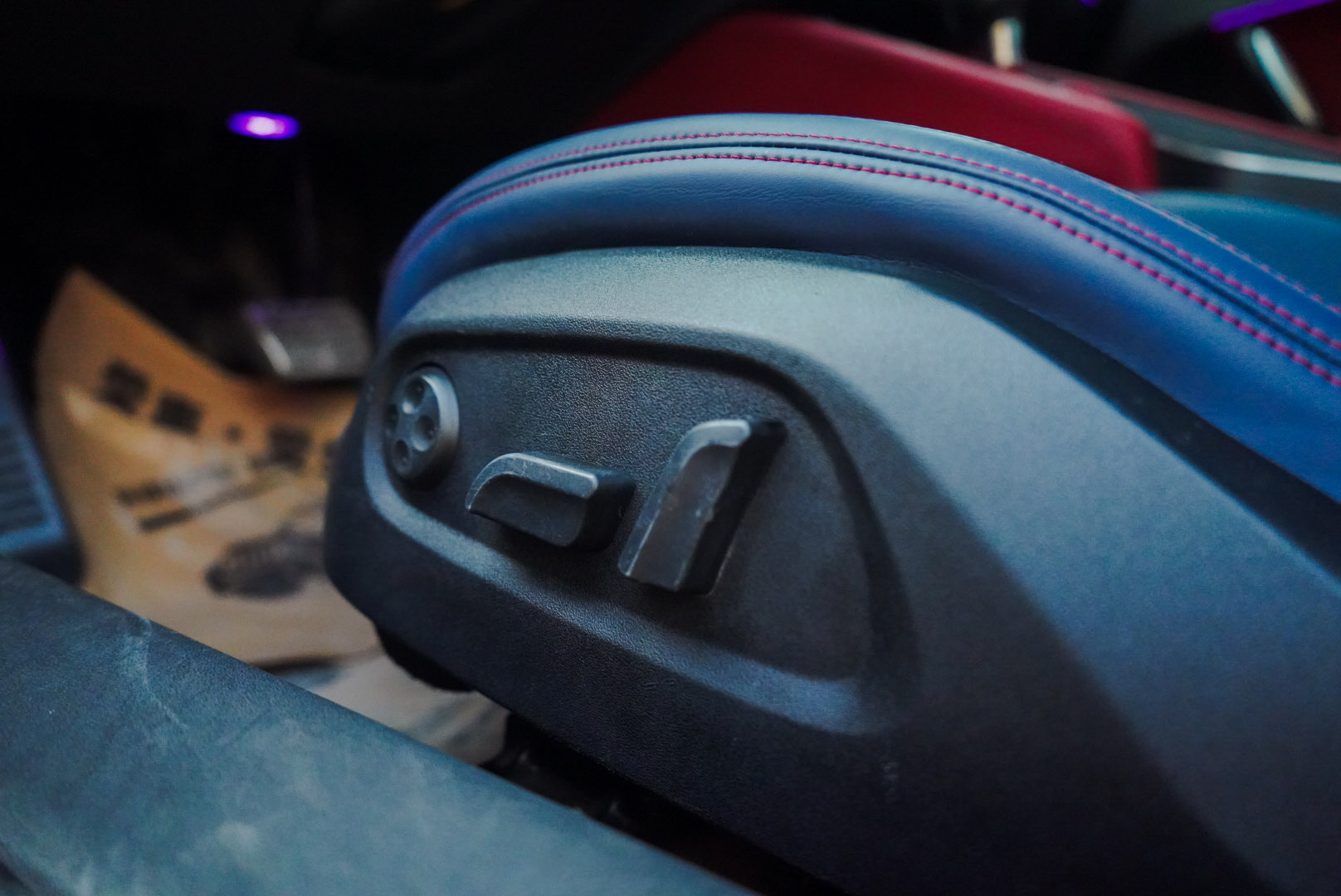 Audi TTS 2011 car image #15