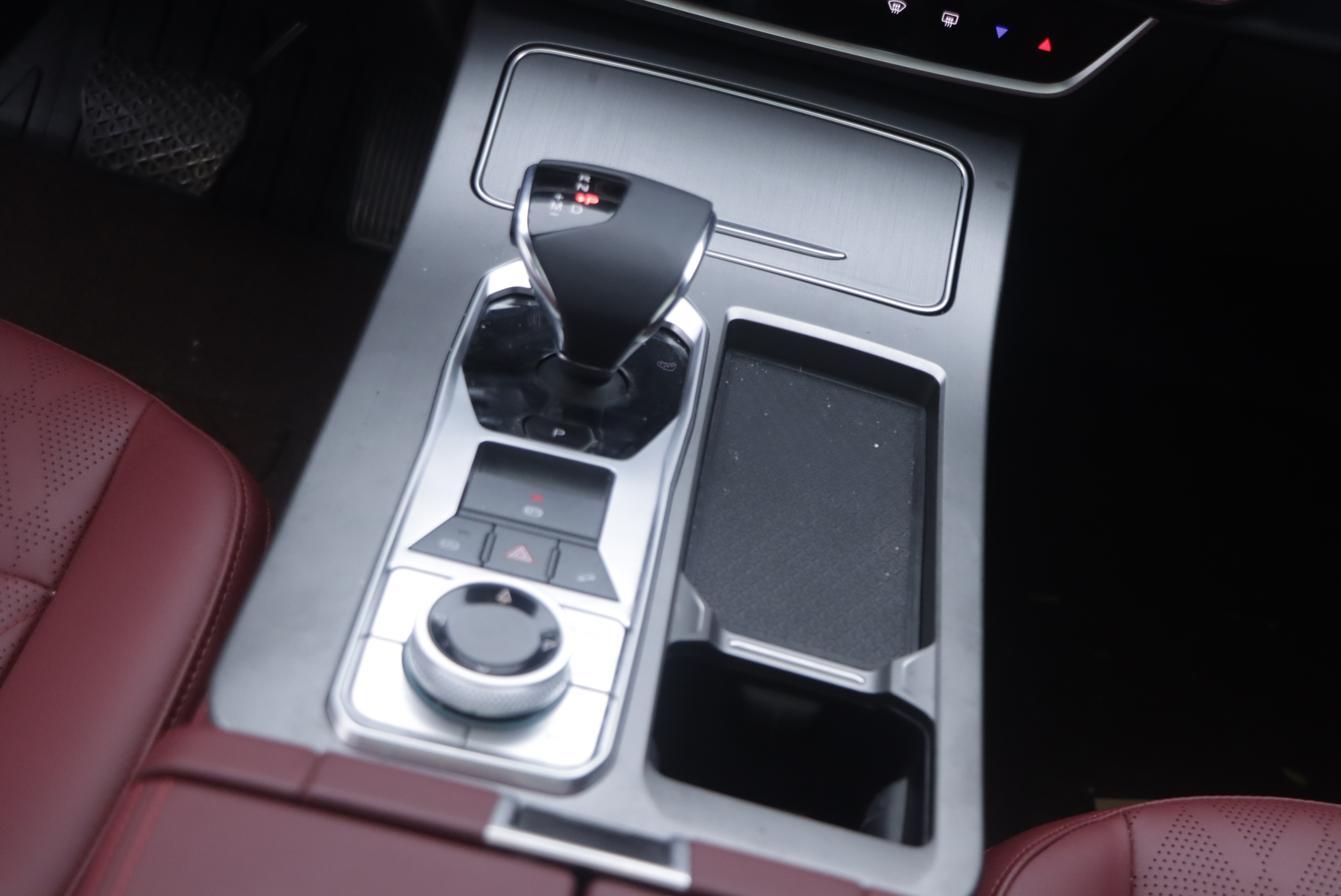 X70 PLUS 2025 #15 X70 PLUS 2025 car image #15