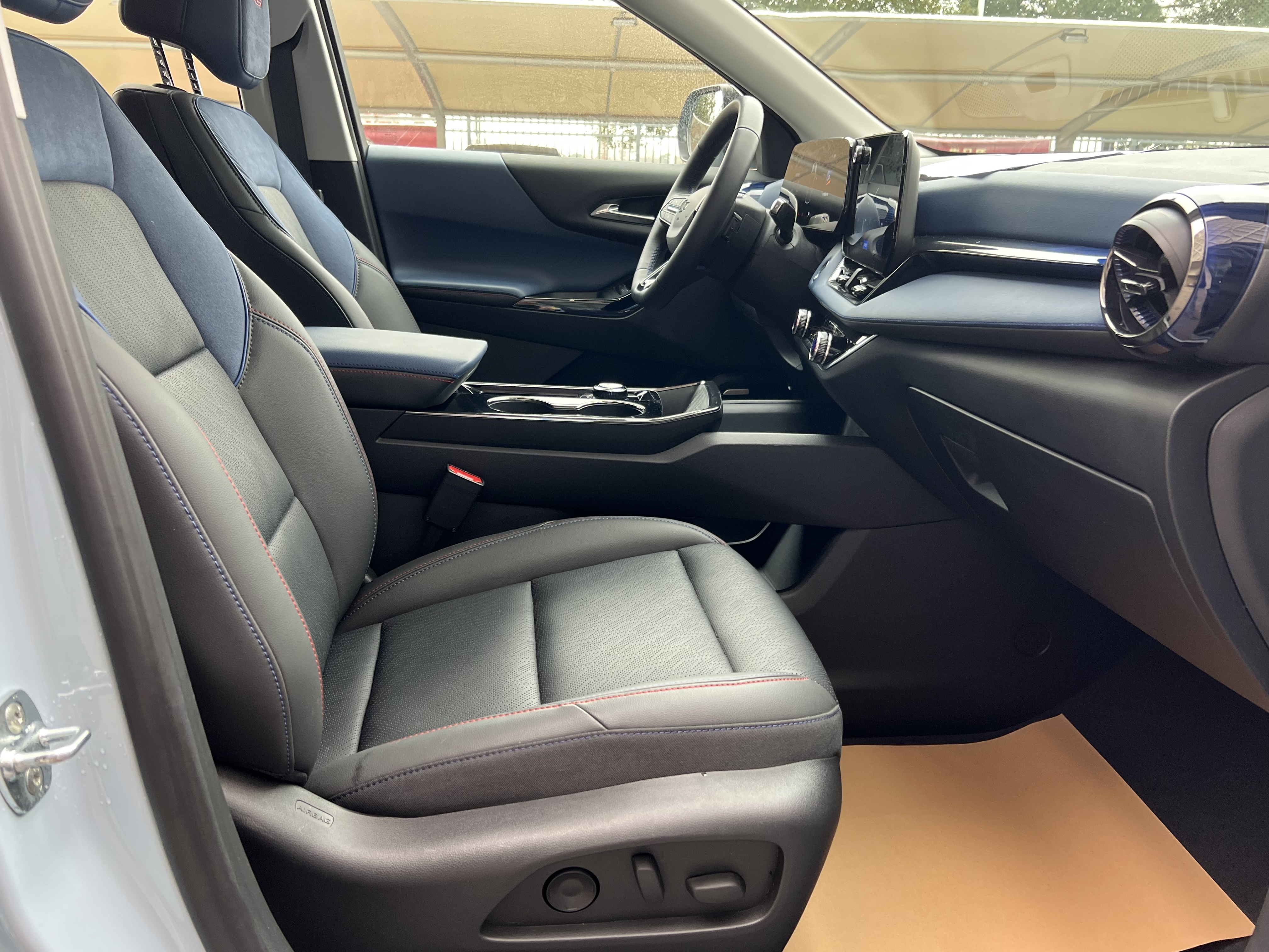 Chevrolet Equinox Plus 2026 #15 Chevrolet Equinox Plus 2026 car image #15