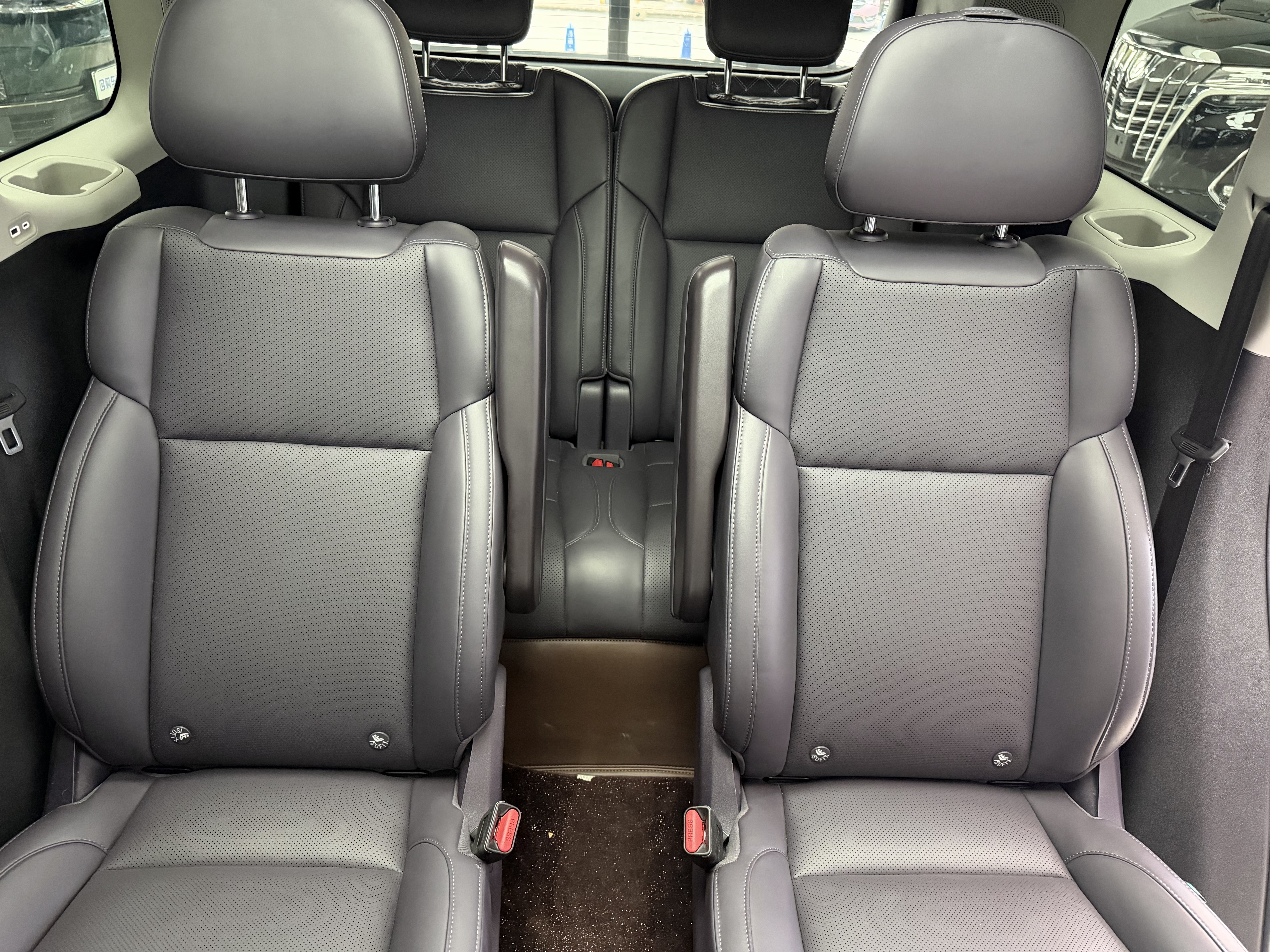 零跑汽车 零跑C16 2024 汽车图片 #15