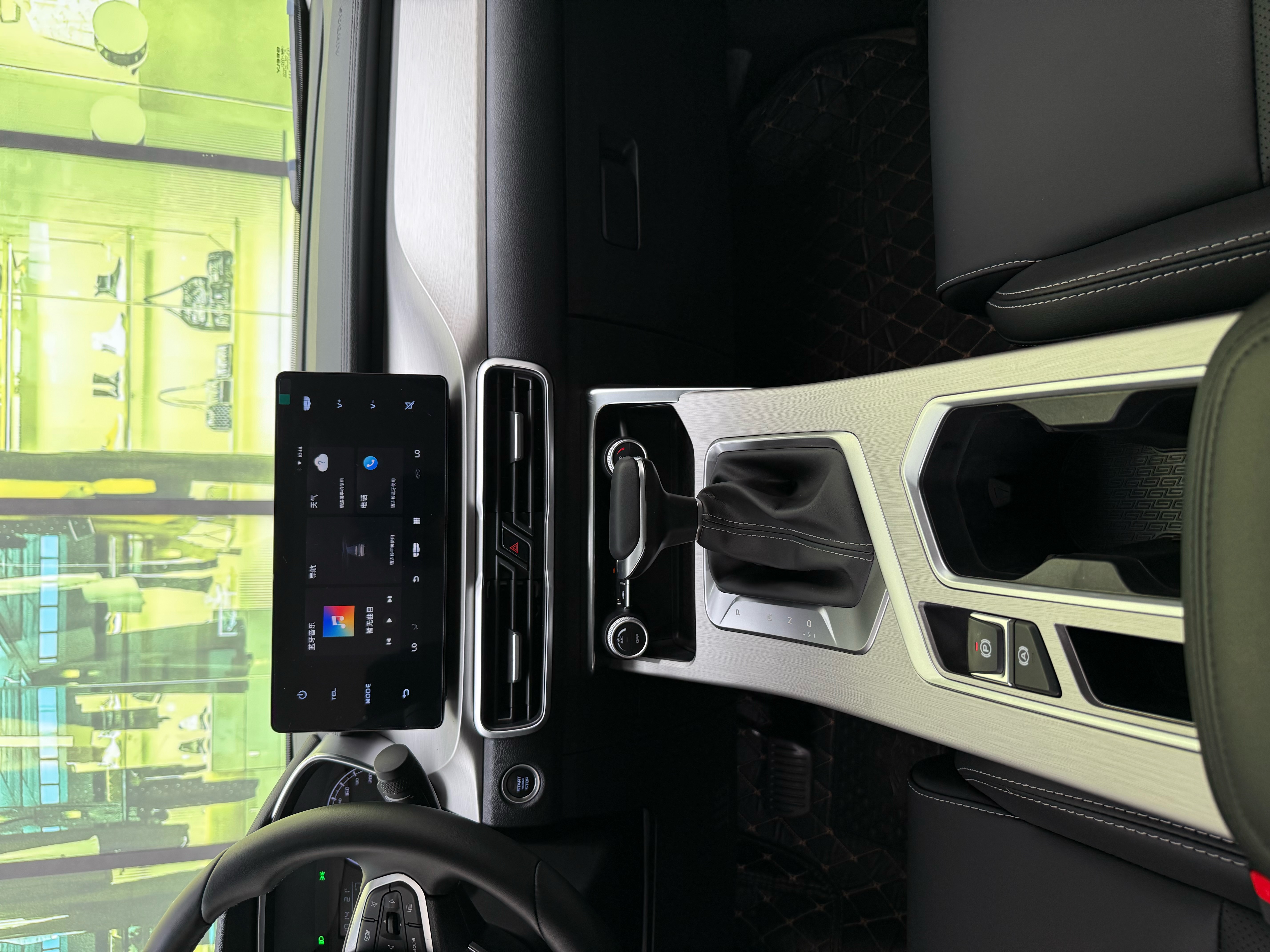 GEELY Coolray 2025 #15 GEELY Coolray 2025 car image #15