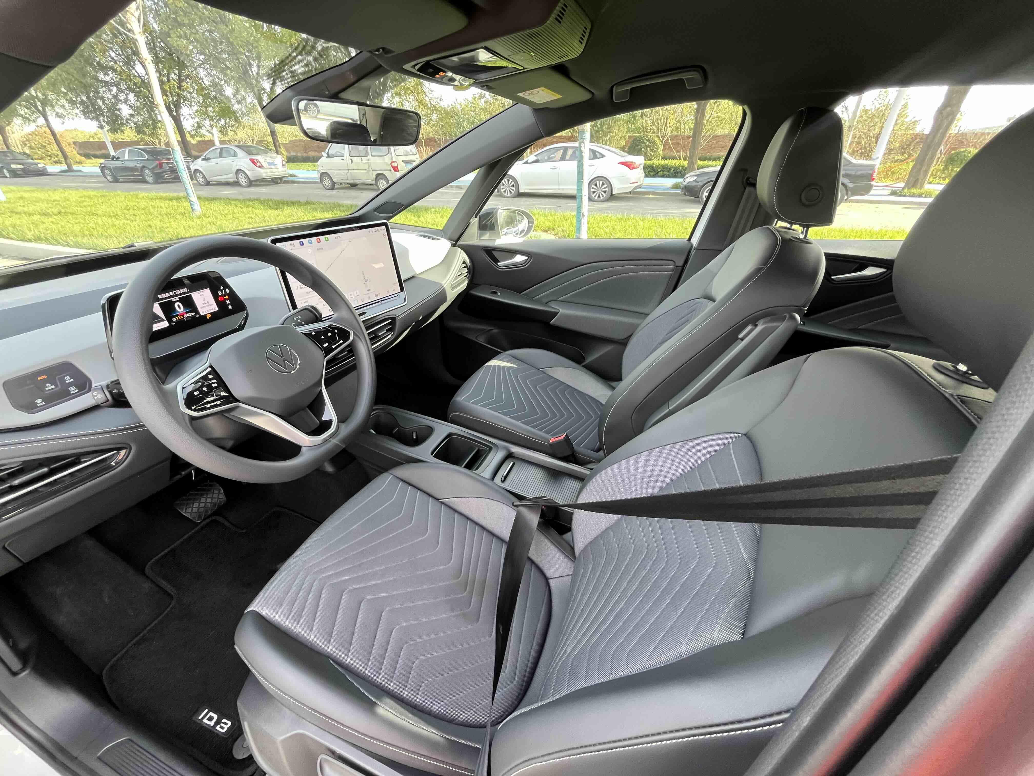 Volkswagen ID.3 2025 immagine di auto #15