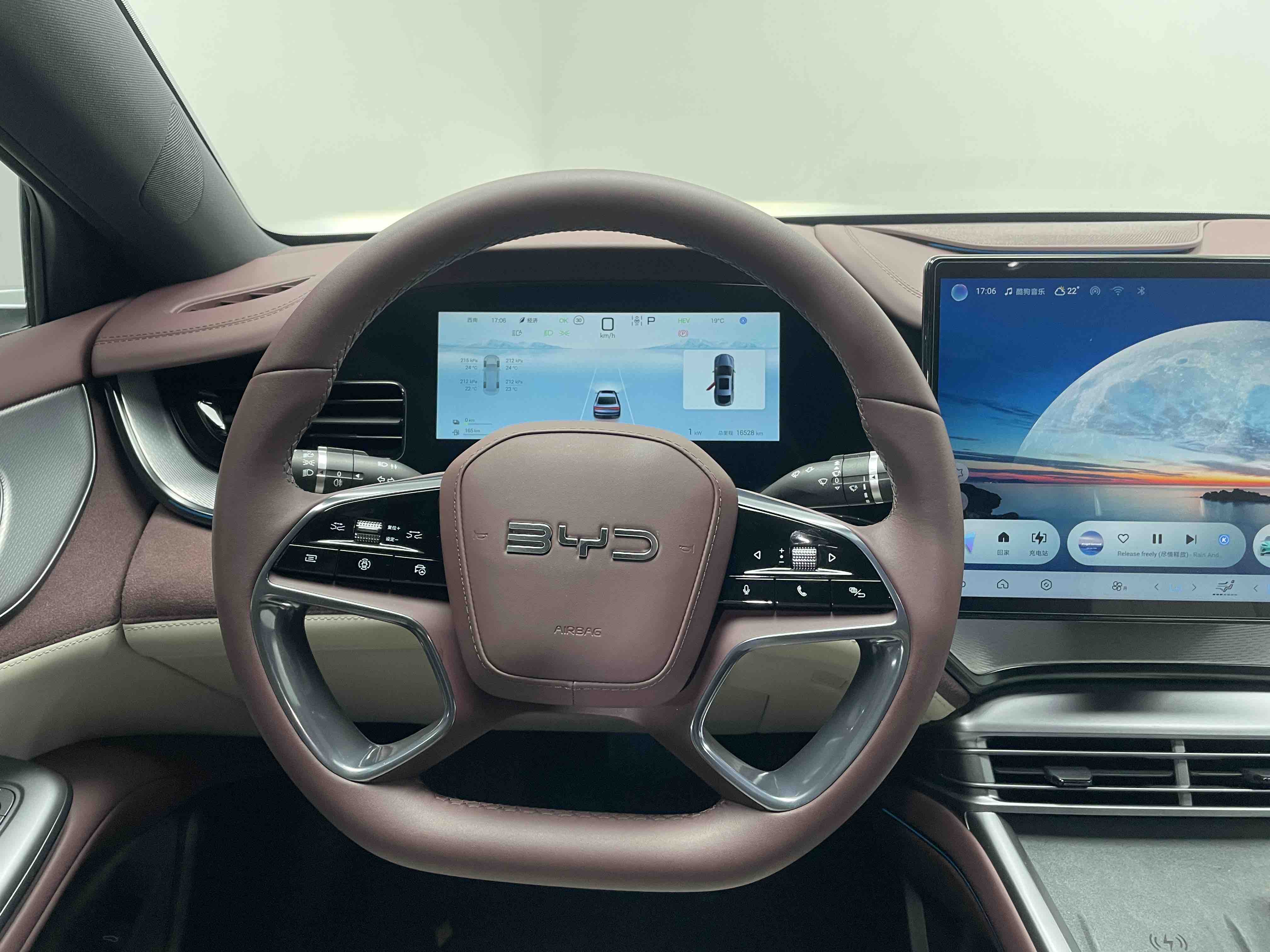 BYD Seal 07 DM-i 2024 صورة سيارة #15