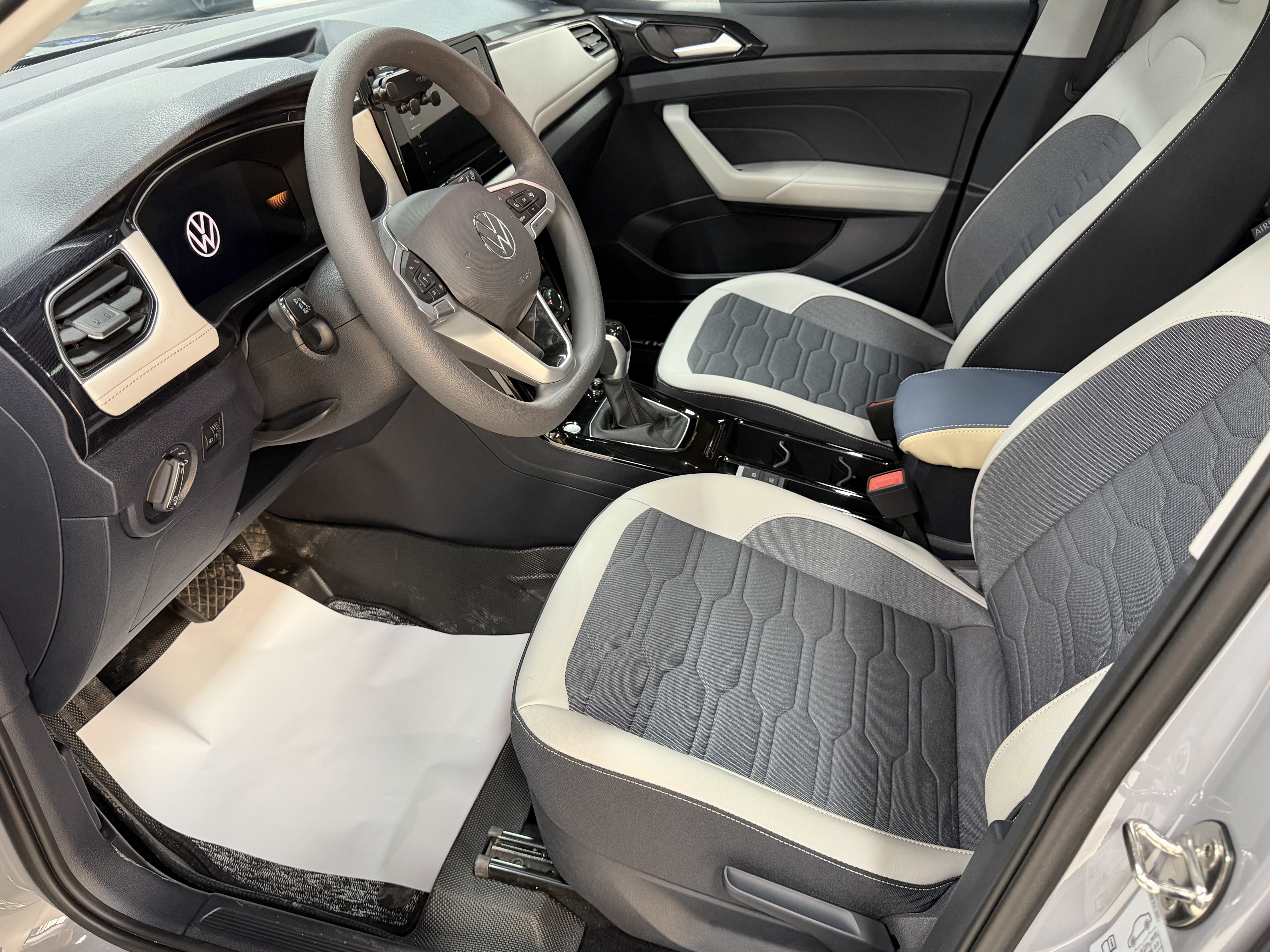 Volkswagen Tharu 2025 car image #15