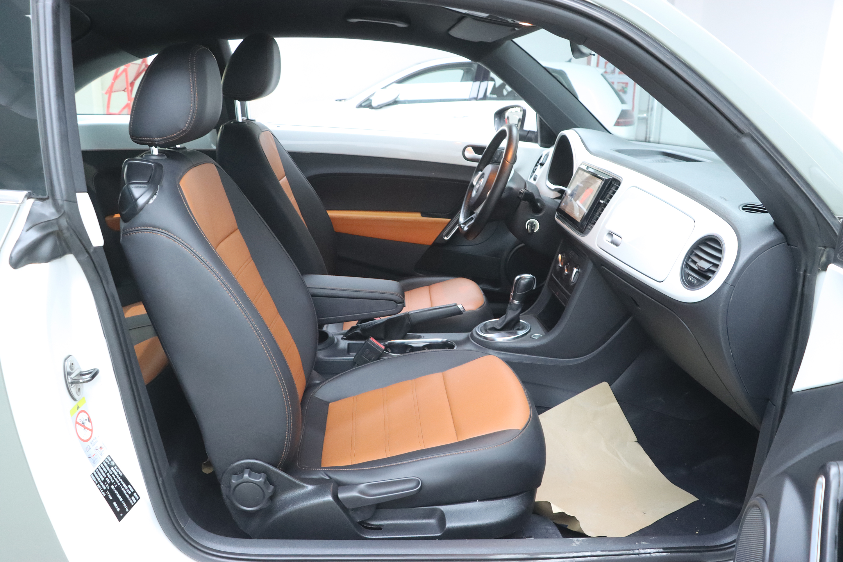 Volkswagen Beetle 2014 изображение автомобиля #15