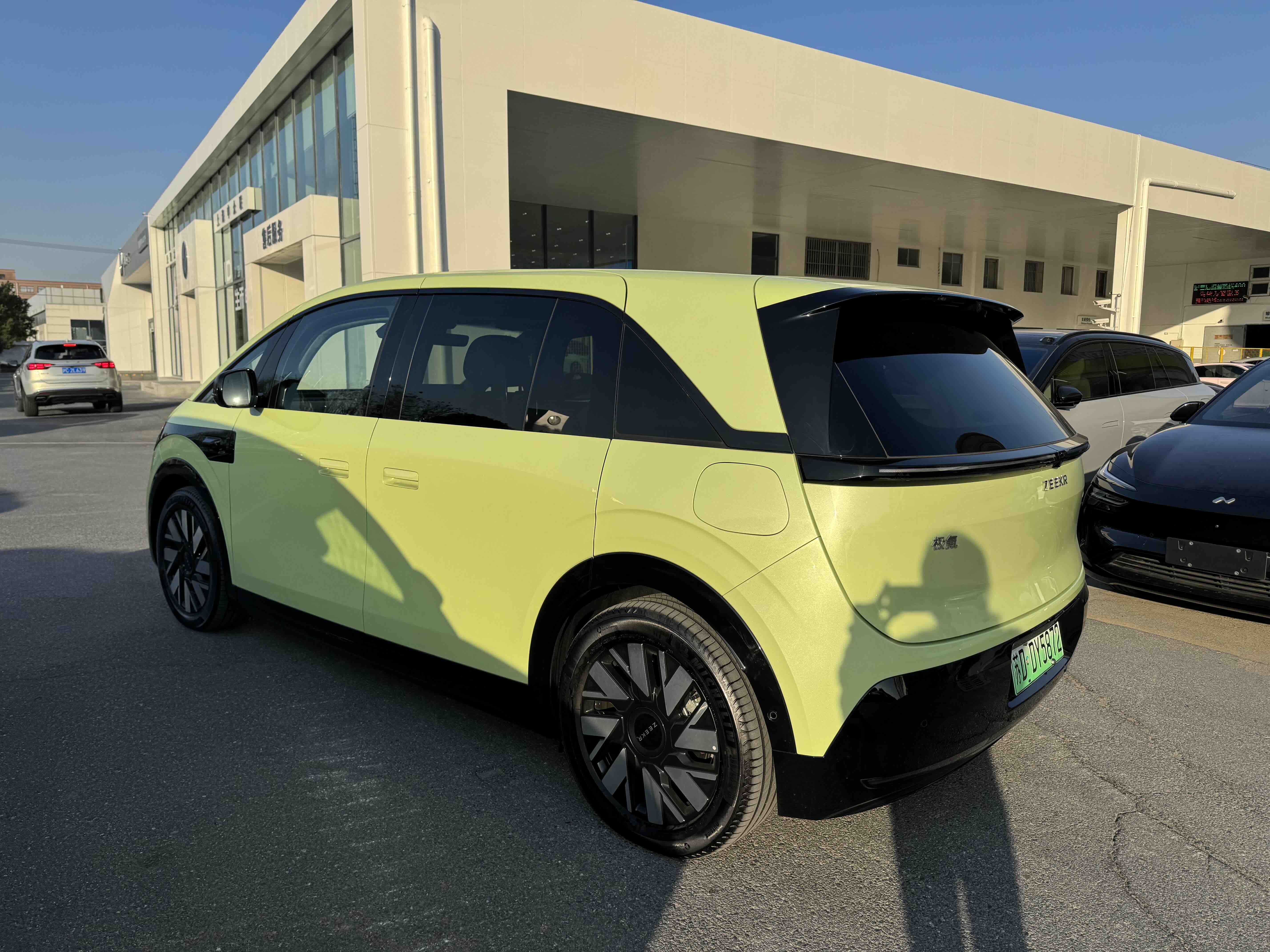 极氪 极氪MIX 2024 汽车图片 #15