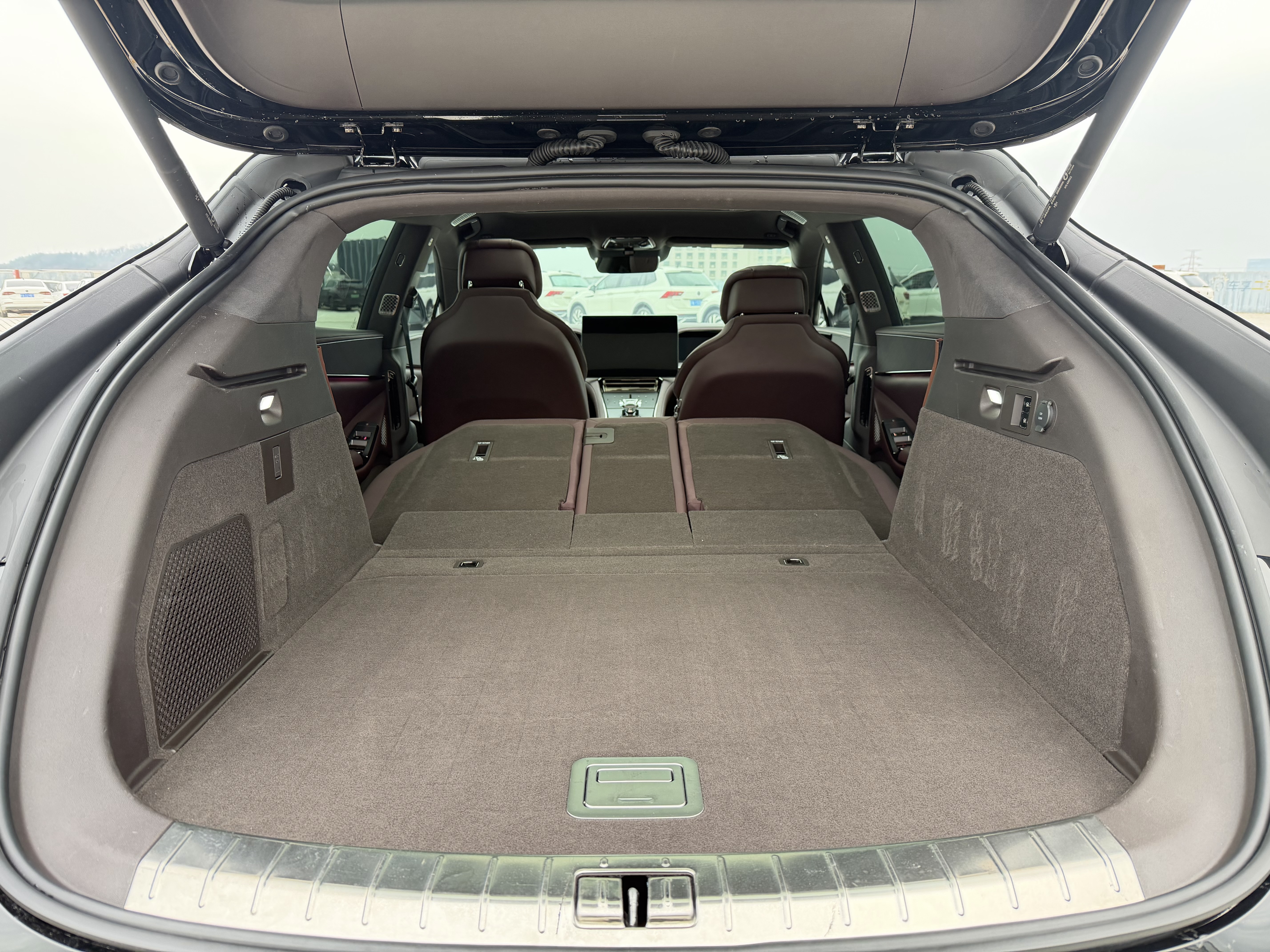 Denza Z9GT 2025 car image #15