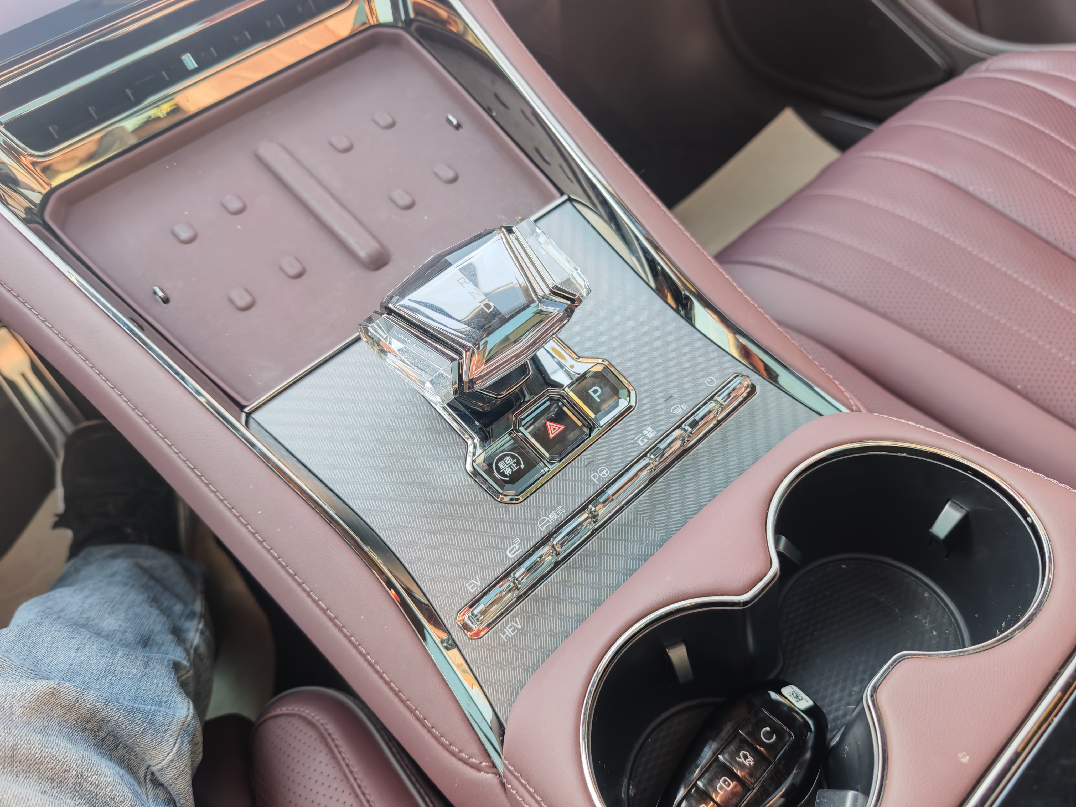 Denza Z9GT 2024 #15 Denza Z9GT 2024 car image #15