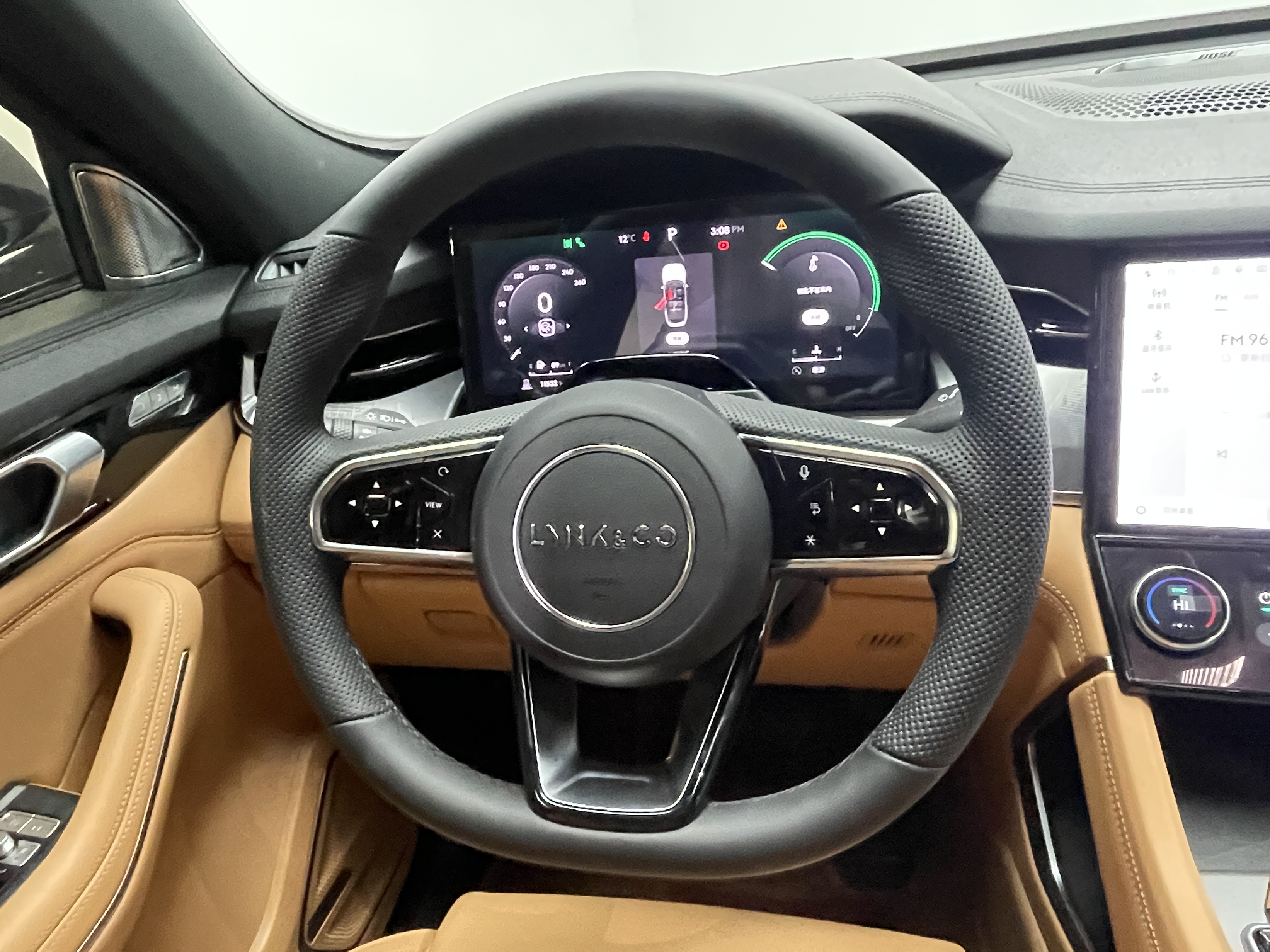 Lynk & Co 09 2025 car image #15