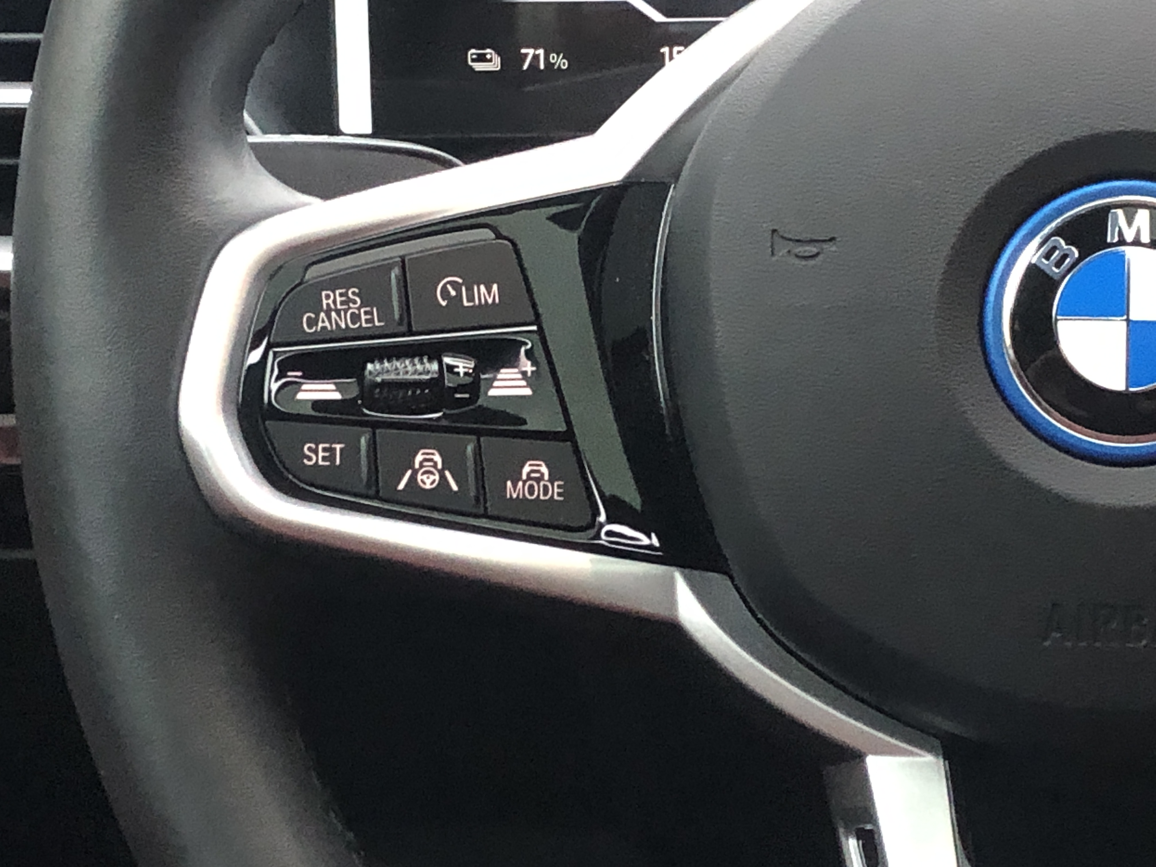 BMW i4 2025 car image #15