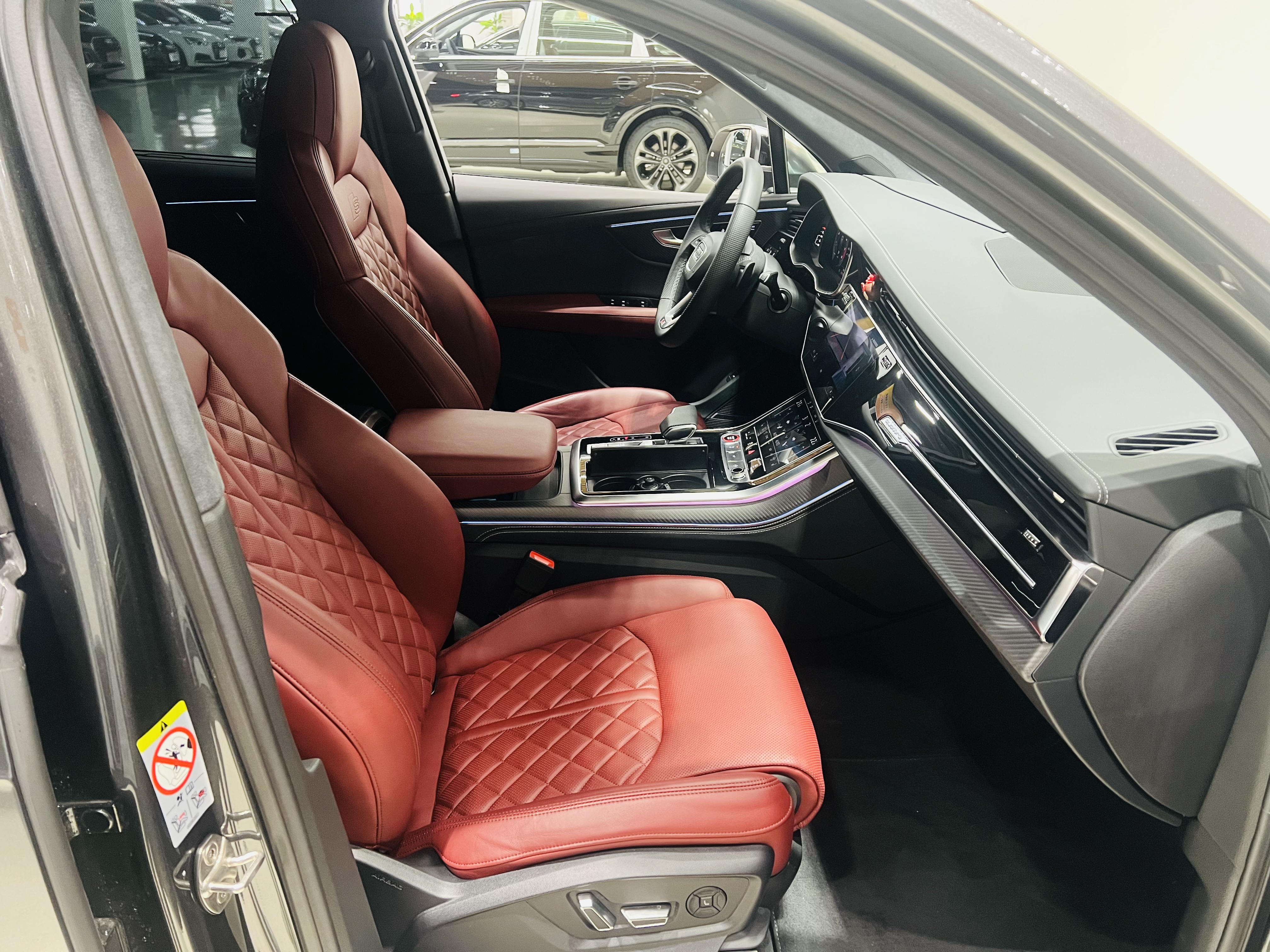 Audi SQ7 2024 #15 Audi SQ7 2024 изображение автомобиля #15