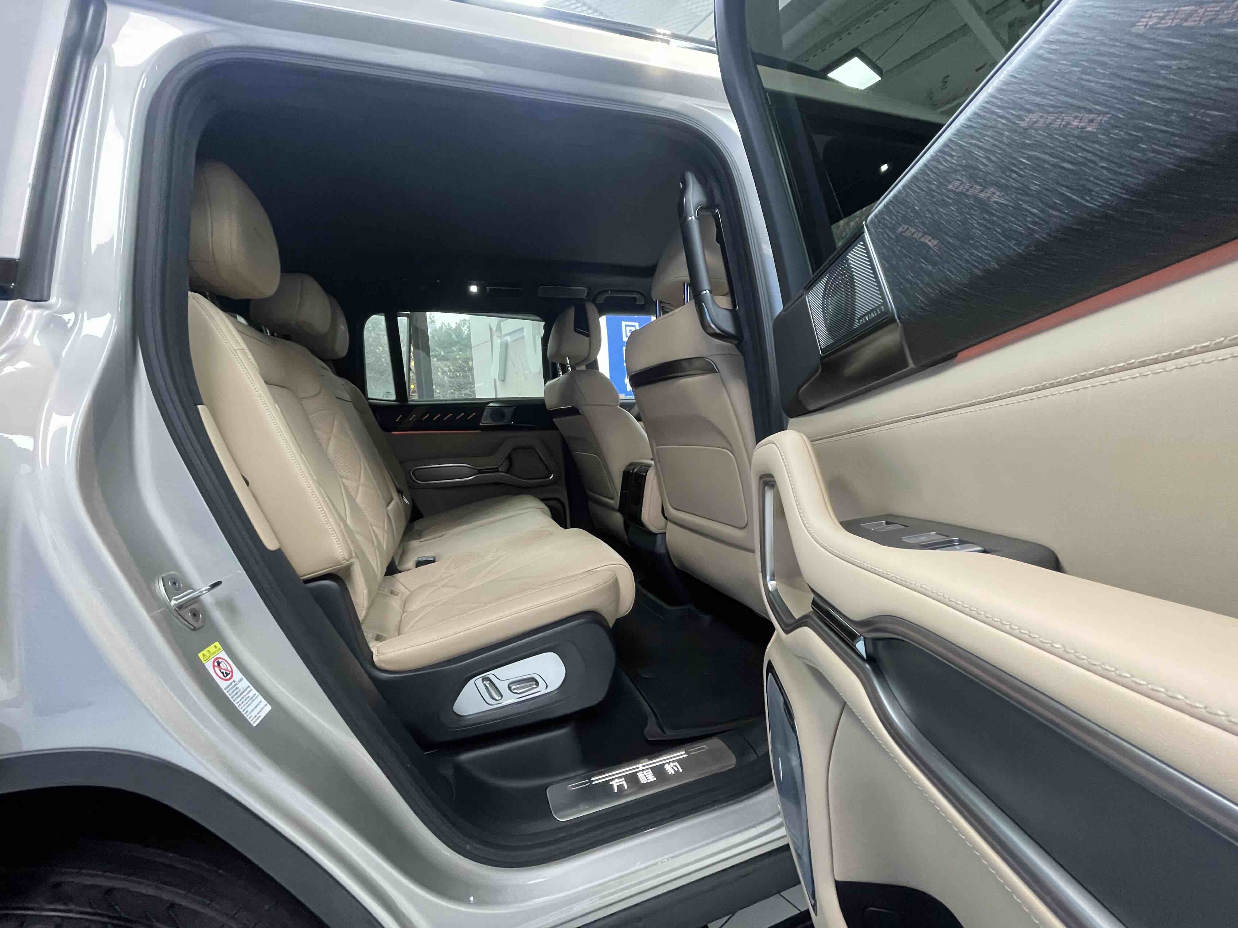 FangChengBao Leopard 8 2025 car image #15