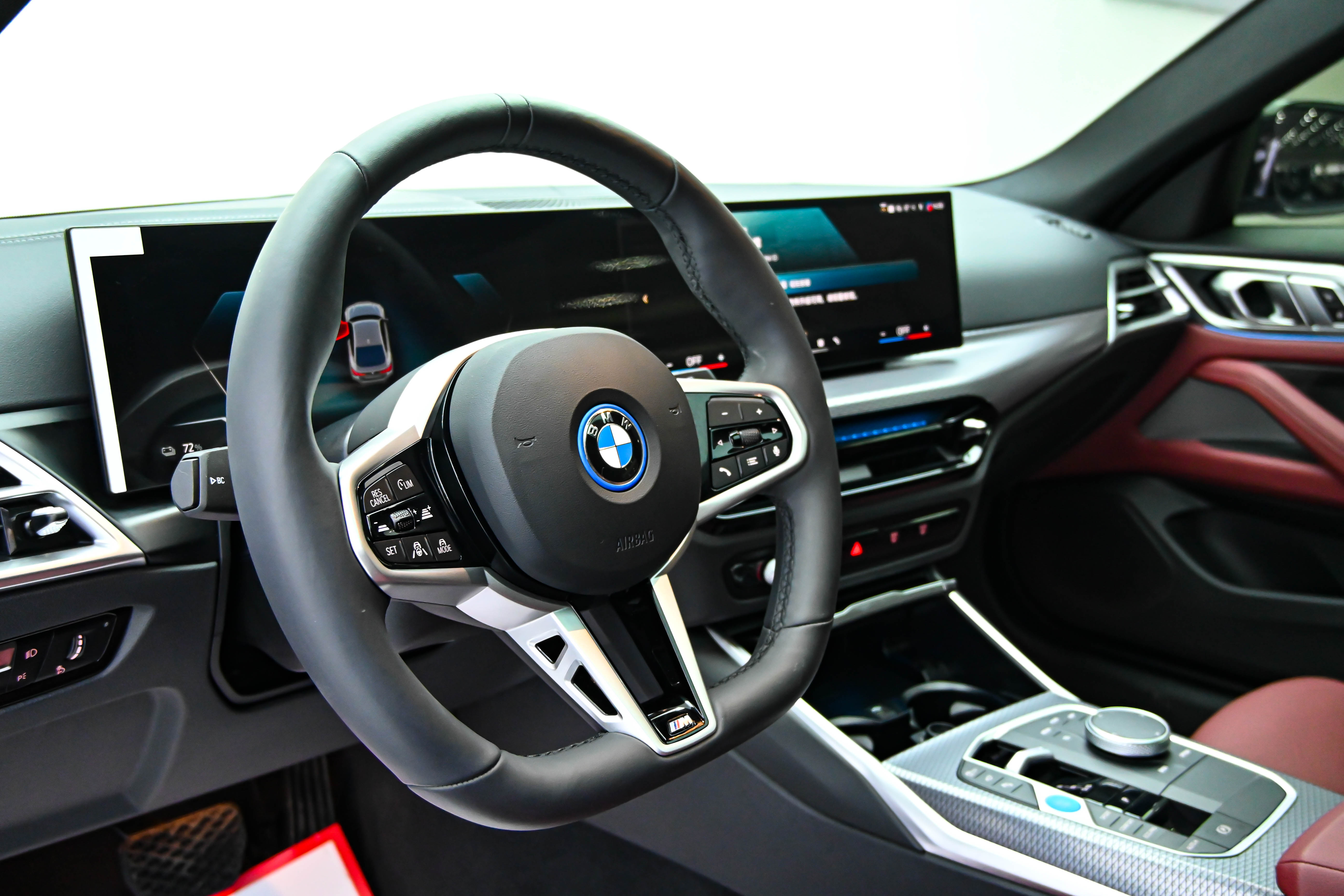 BMW i4 2025 car image #15
