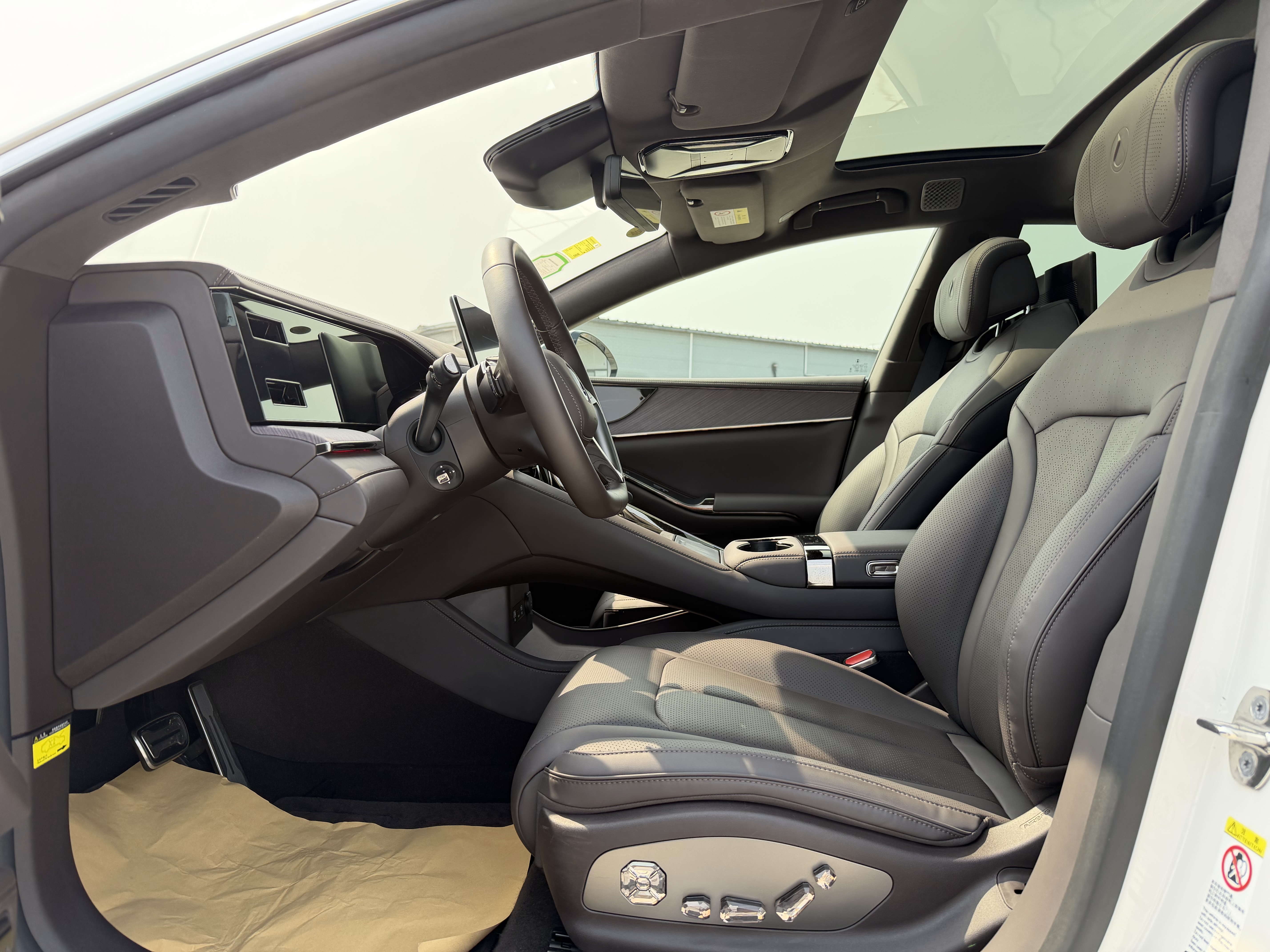 Denza Z9 2024 صورة سيارة #15