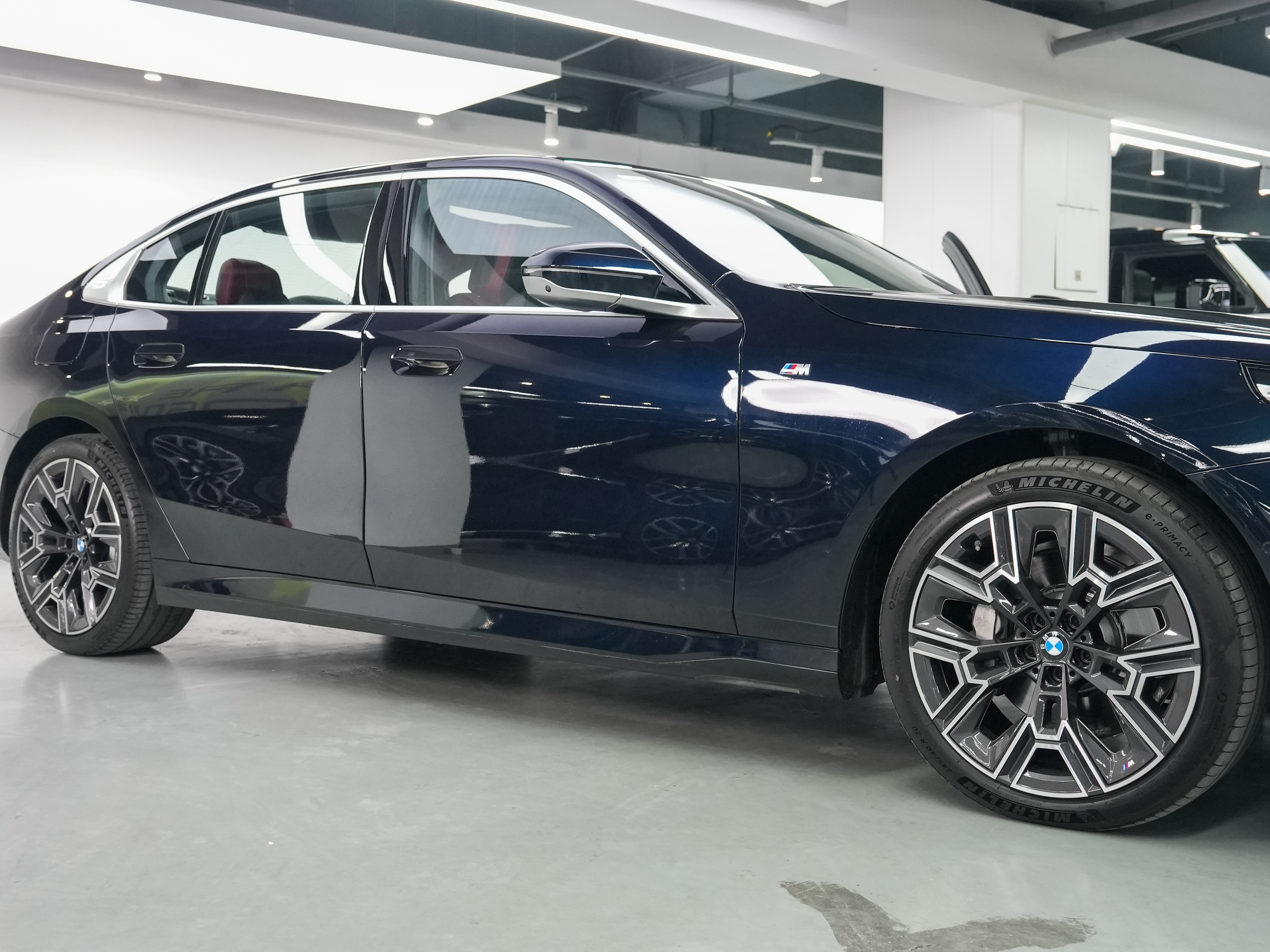 BMW 5 Series 2025 #15 BMW 5 Series 2025 car image #15