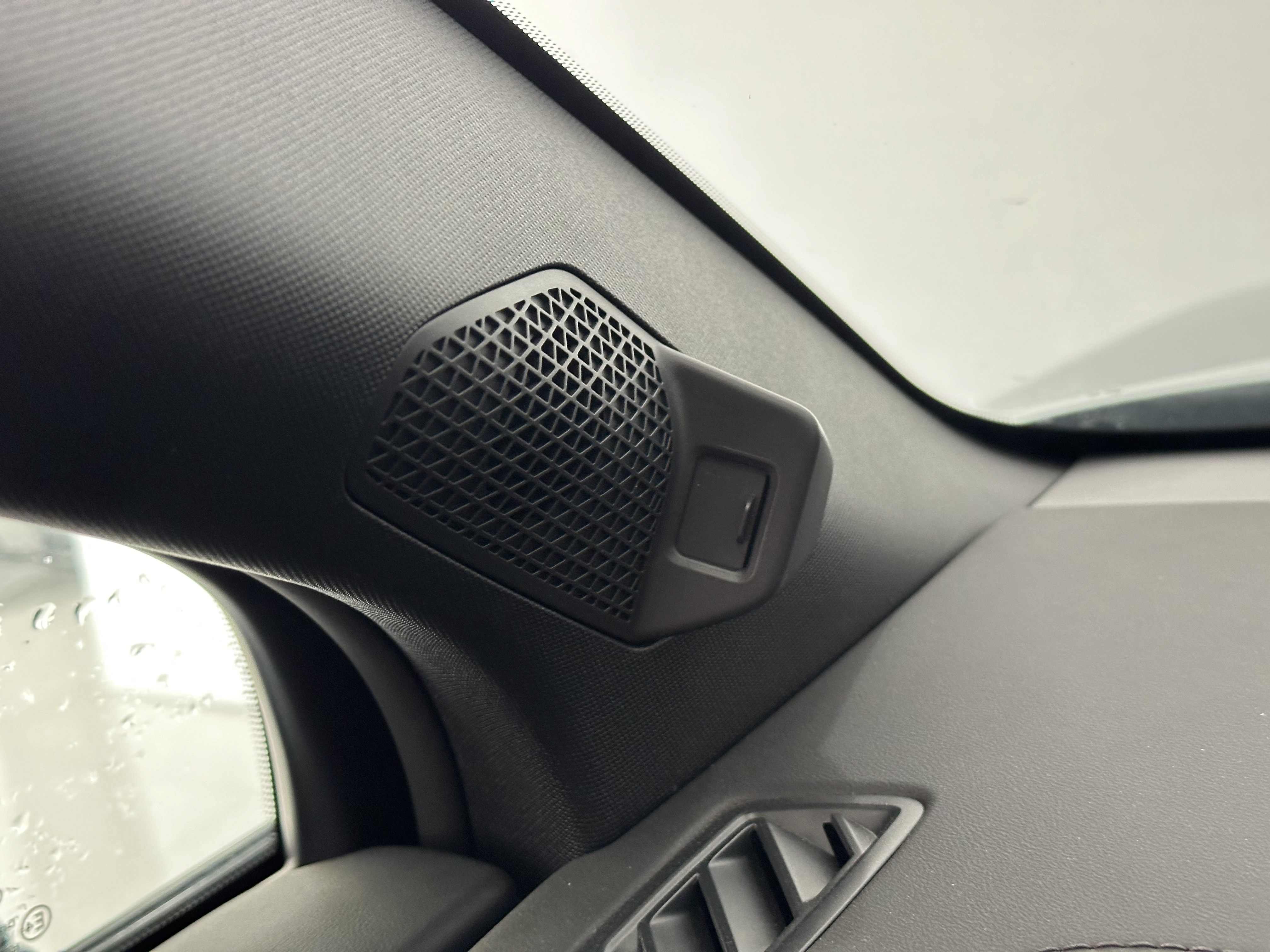 BYD SongL DM-i 2025 #15 BYD SongL DM-i 2025 car image #15