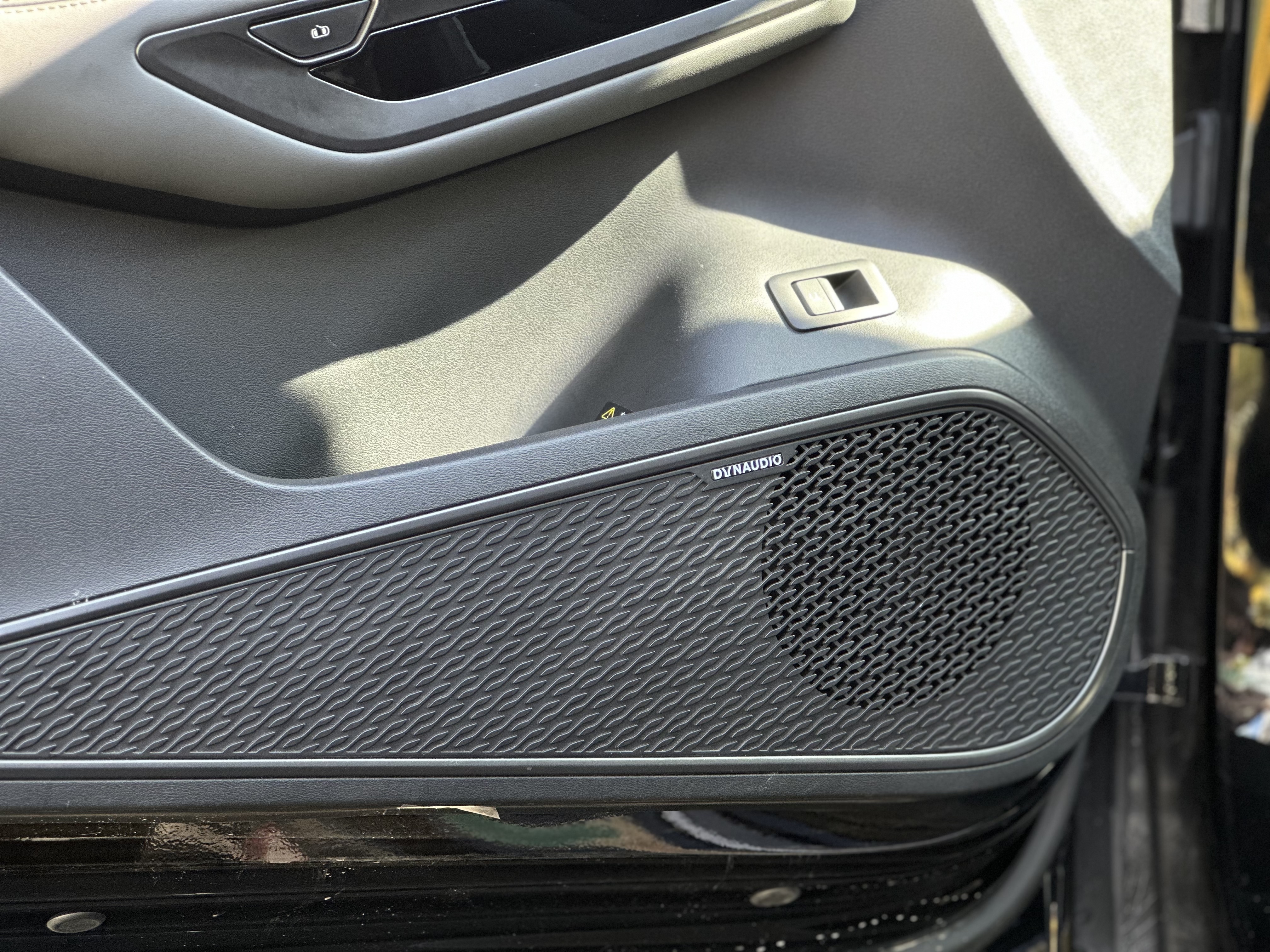 BYD SongL EV 2025 #15 BYD SongL EV 2025 car image #15