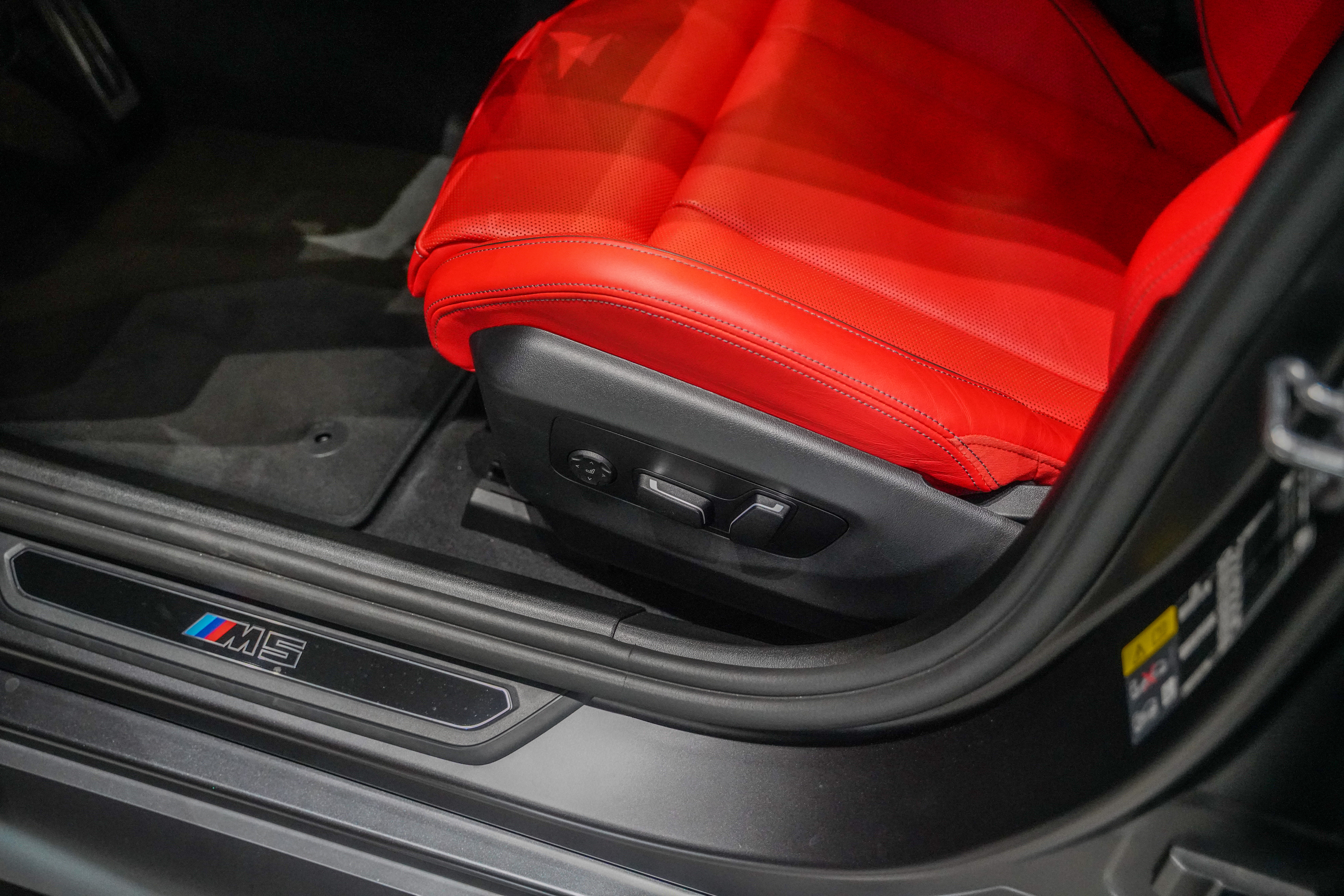 BMW M5 New Energy 2025 car image #15