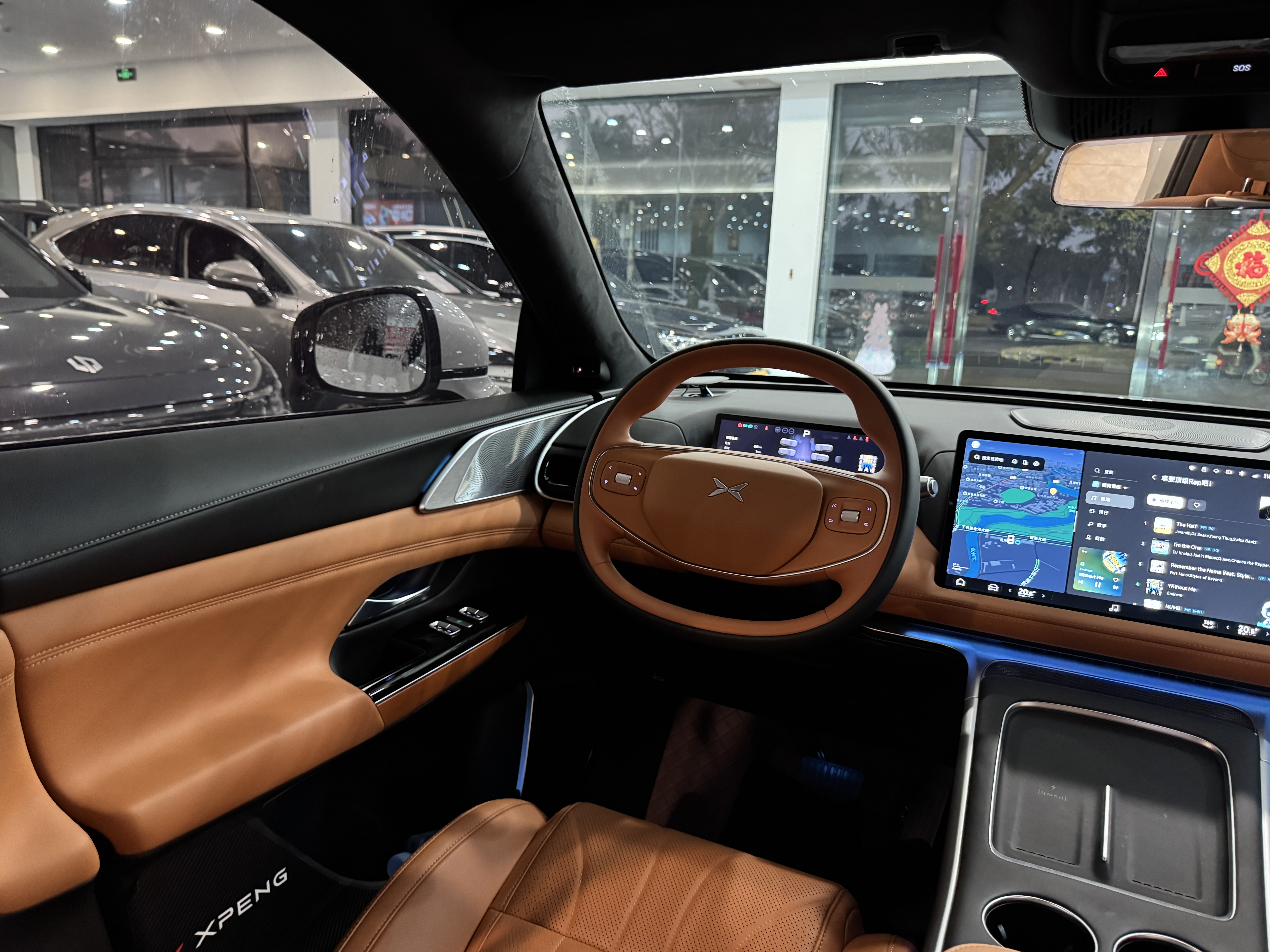 Xpeng G9 2025 car image #15