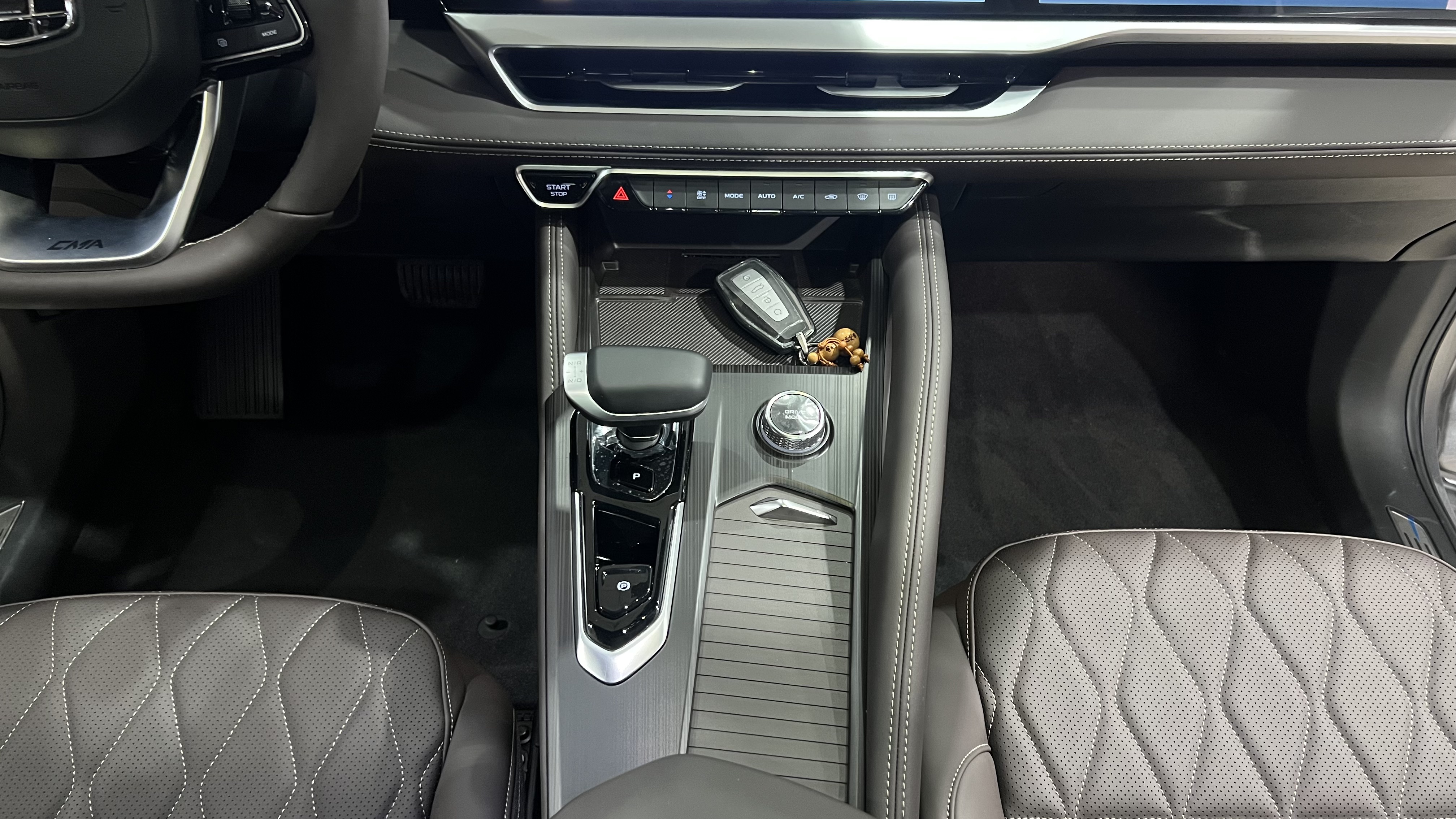 GEELY Monjaro 2025 imagen de coche #15