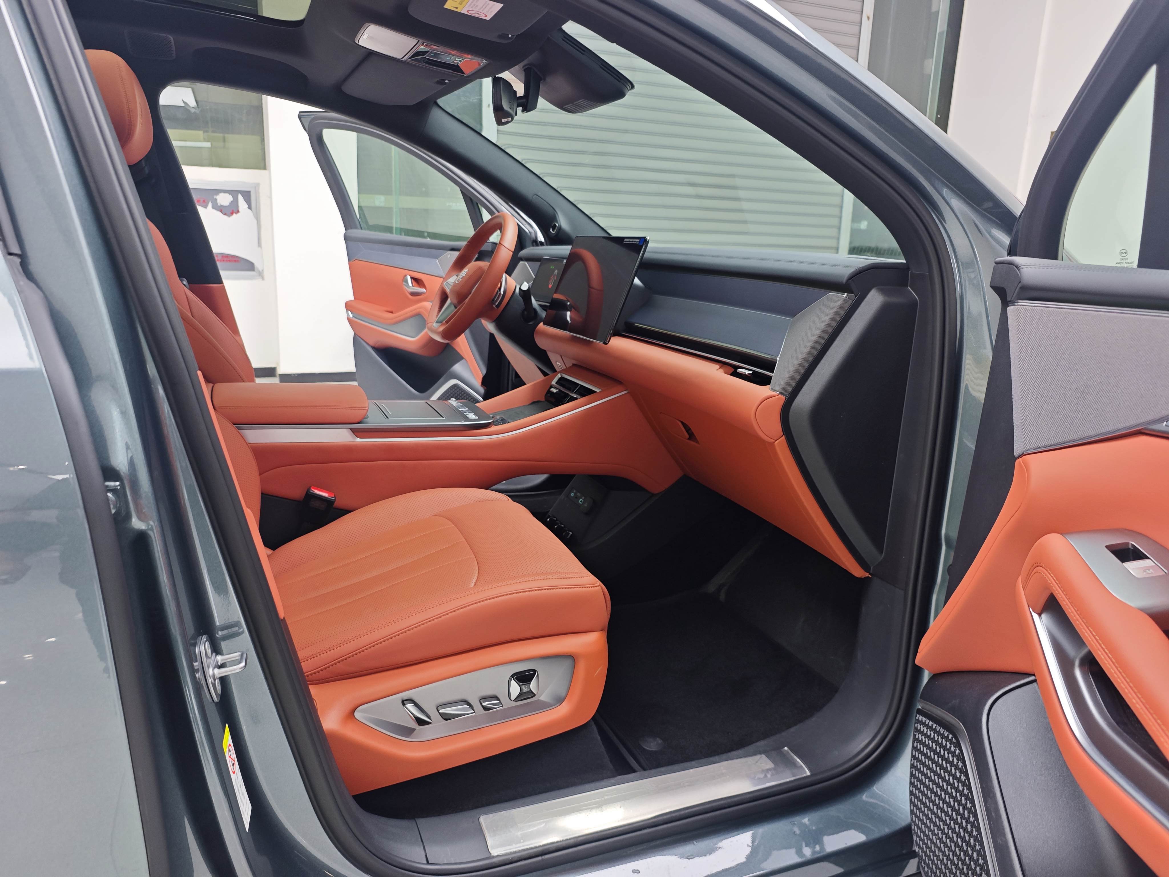 BYD Tang L 2025 car image #15