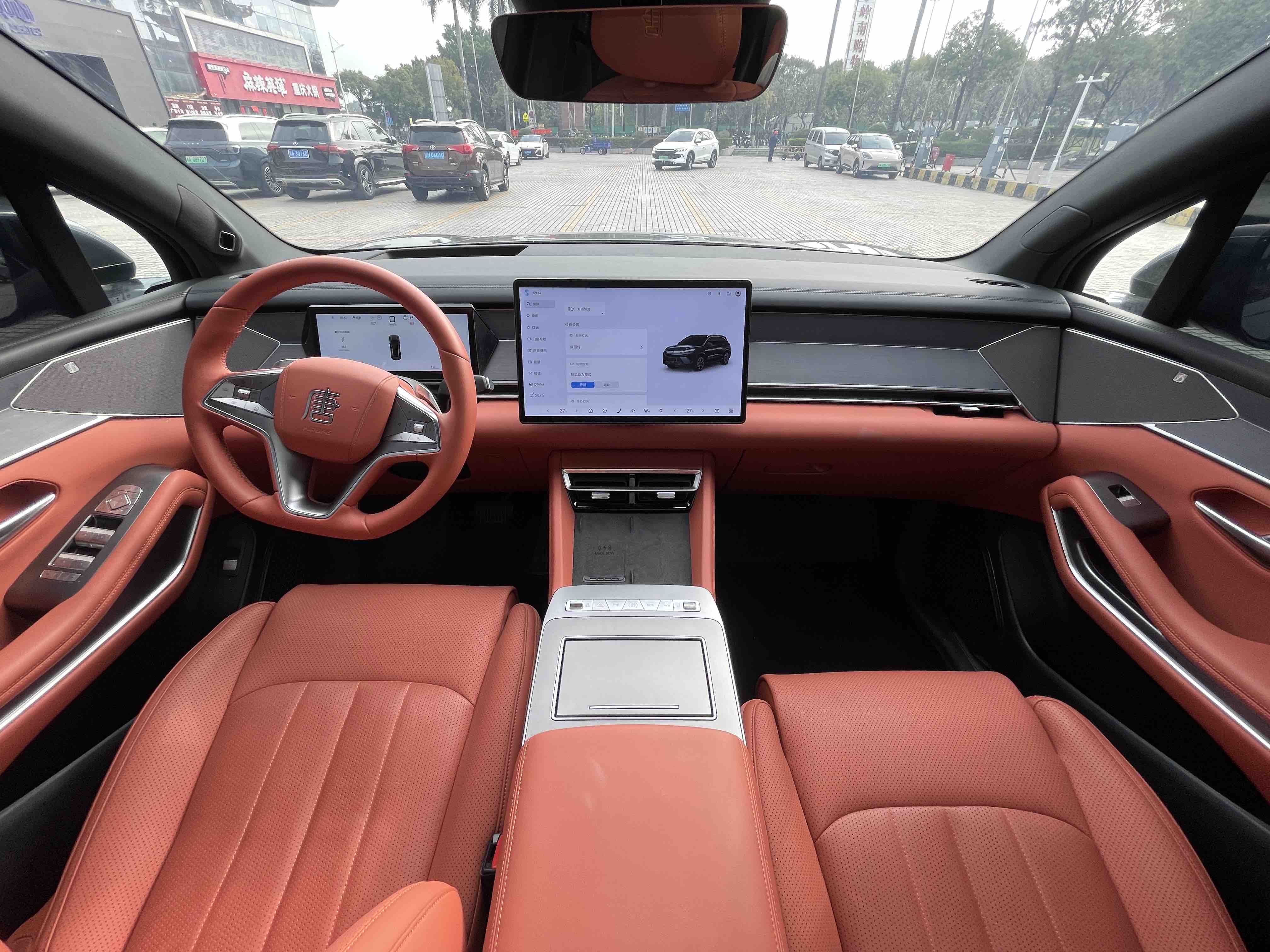 BYD Tang L 2025 immagine di auto #15