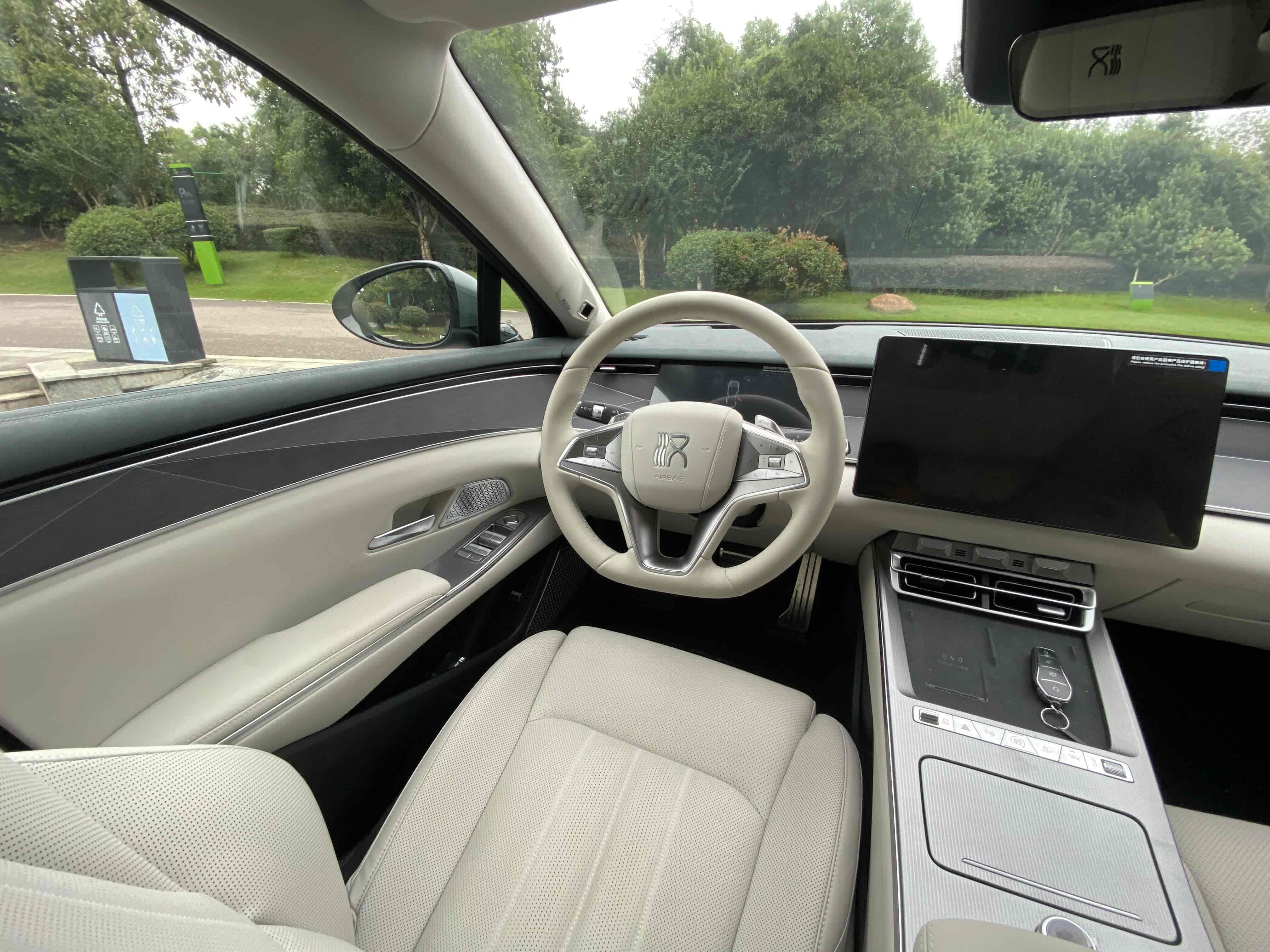 BYD HanL 2025 car image #15