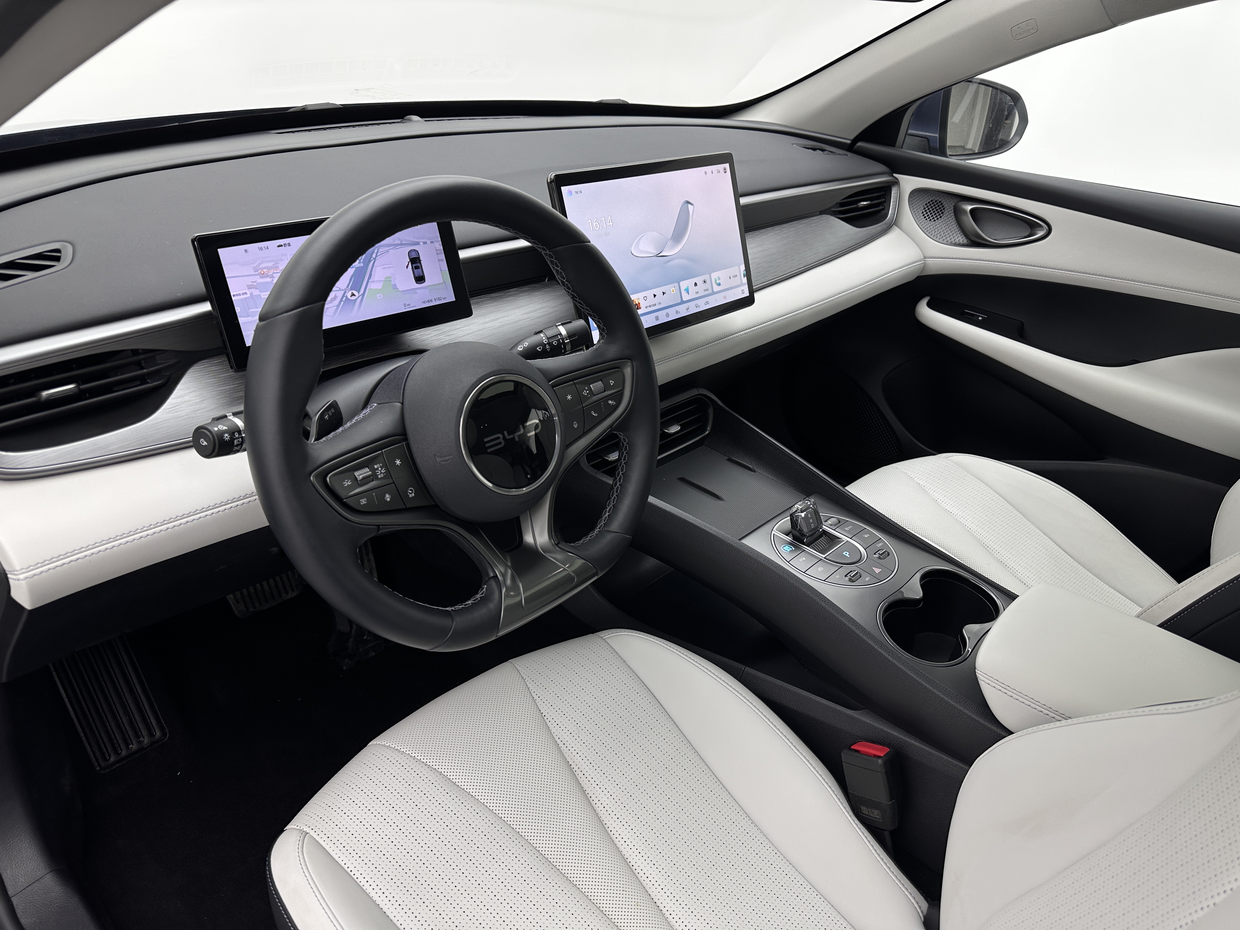 BYD Seal 05 DM-i 2025 car image #15