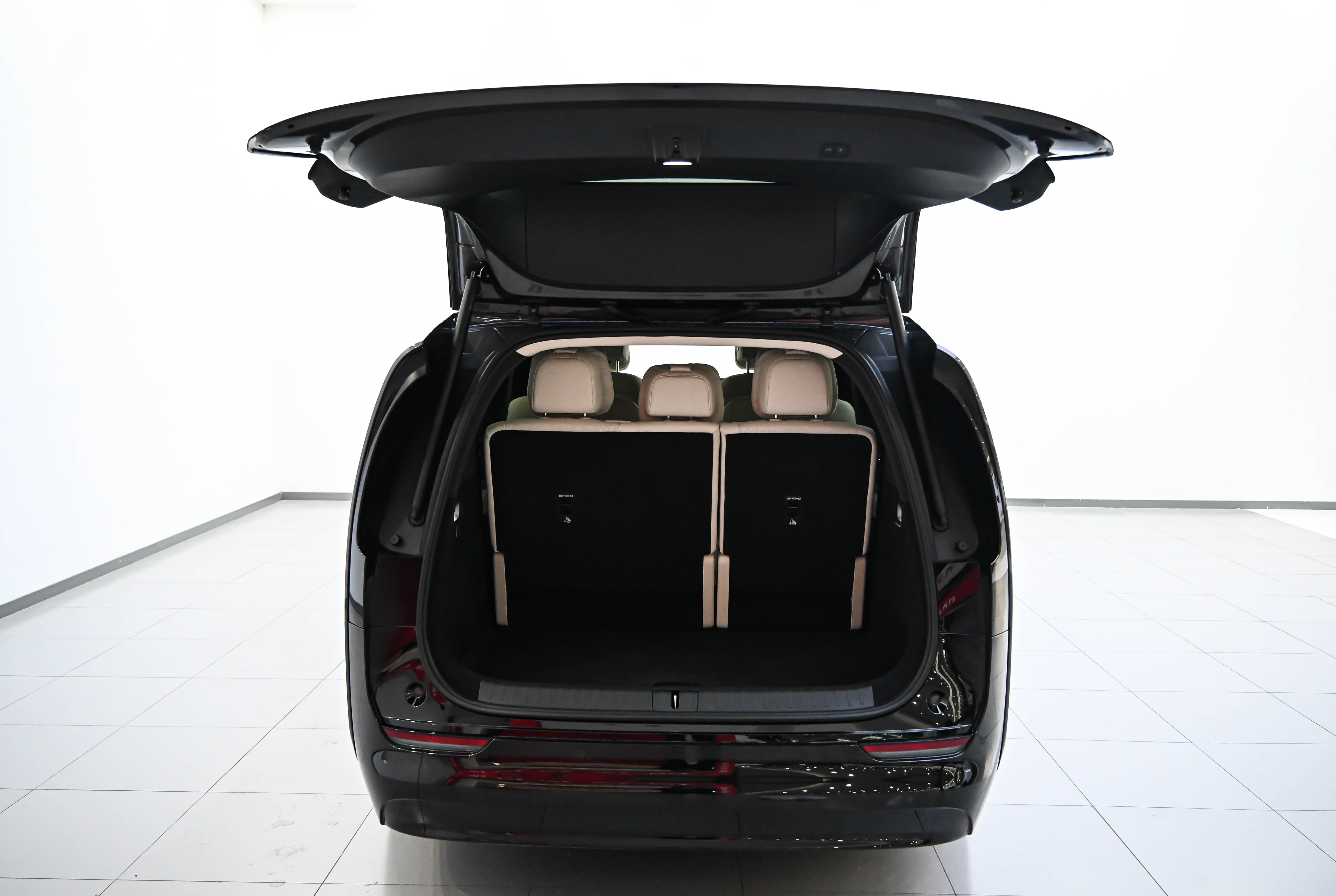 理想汽车 理想MEGA 2025 汽车图片 #15