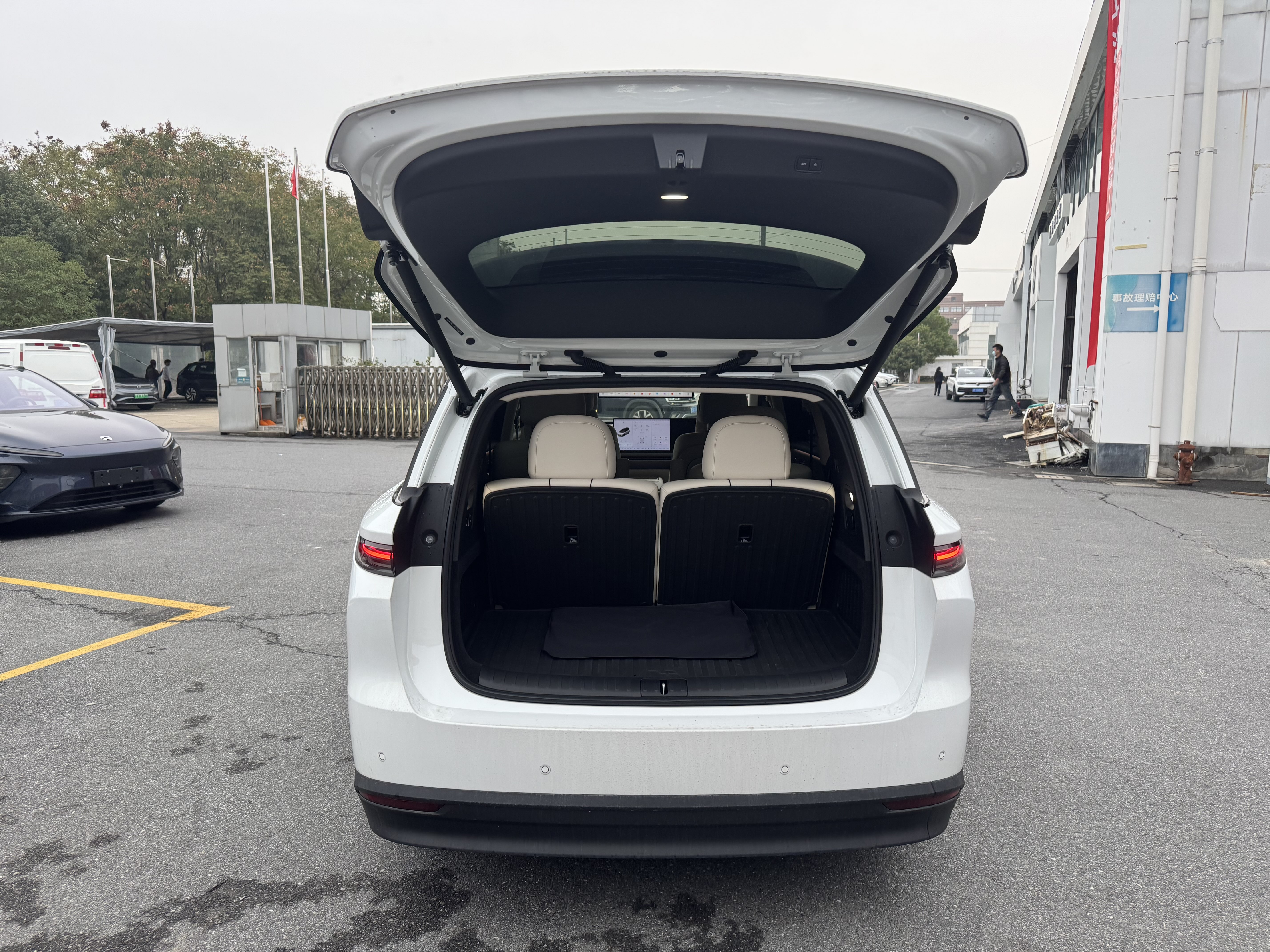 Li i6 2025 imagen de coche #15