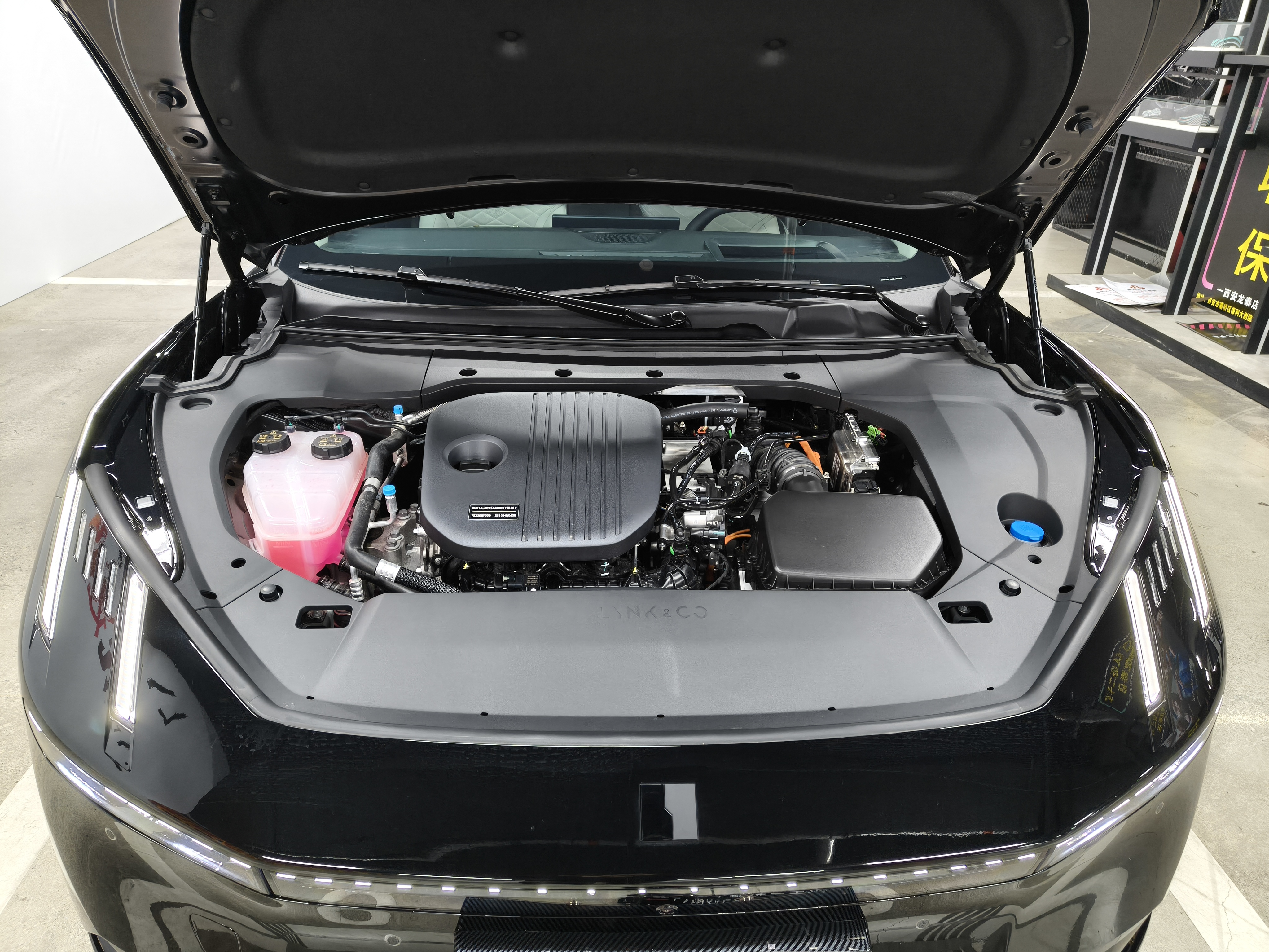 Lynk & Co 10 EM-P 2025 car image #15
