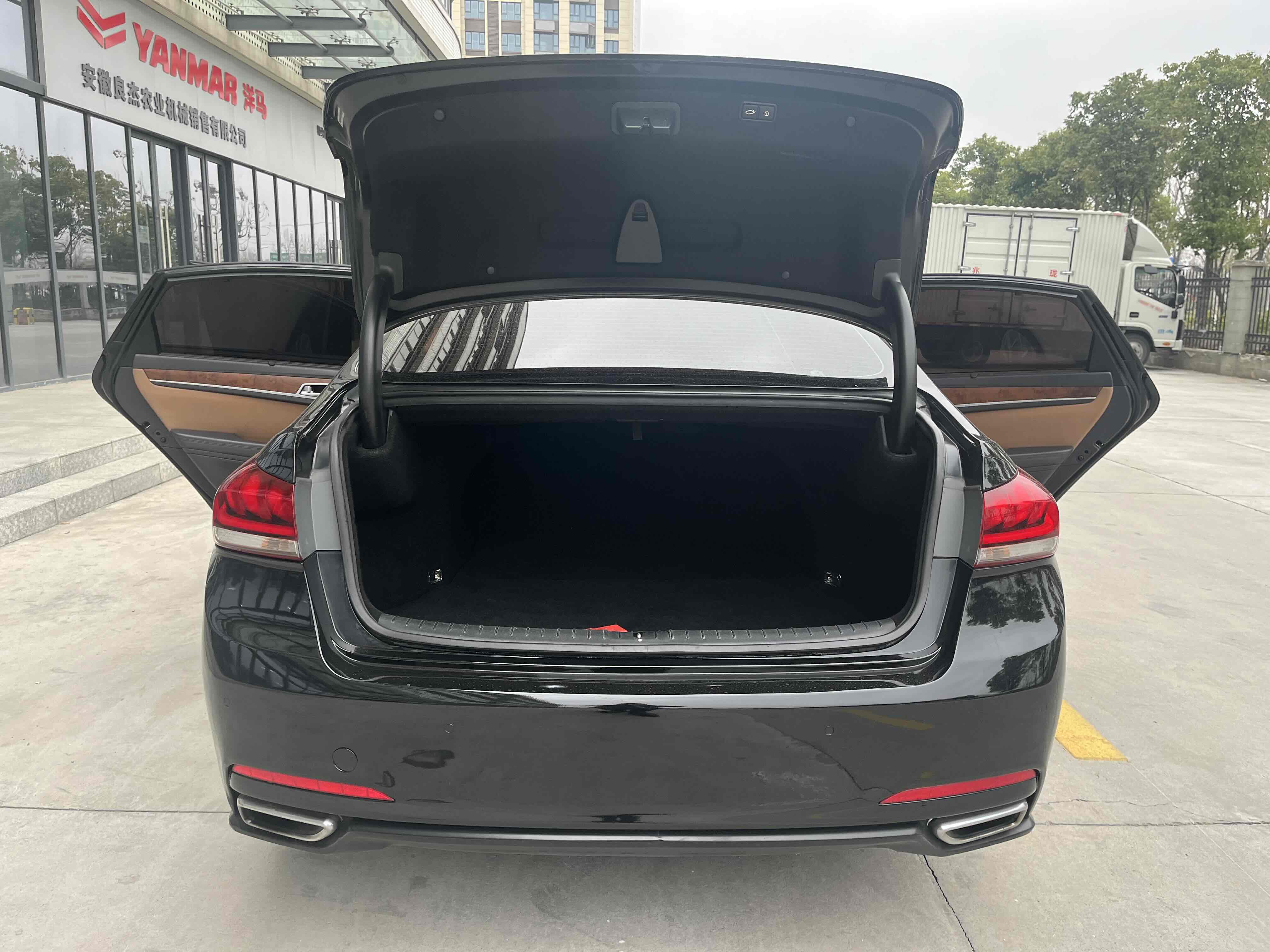 Hyundai Genesis 2014 immagine di auto #15