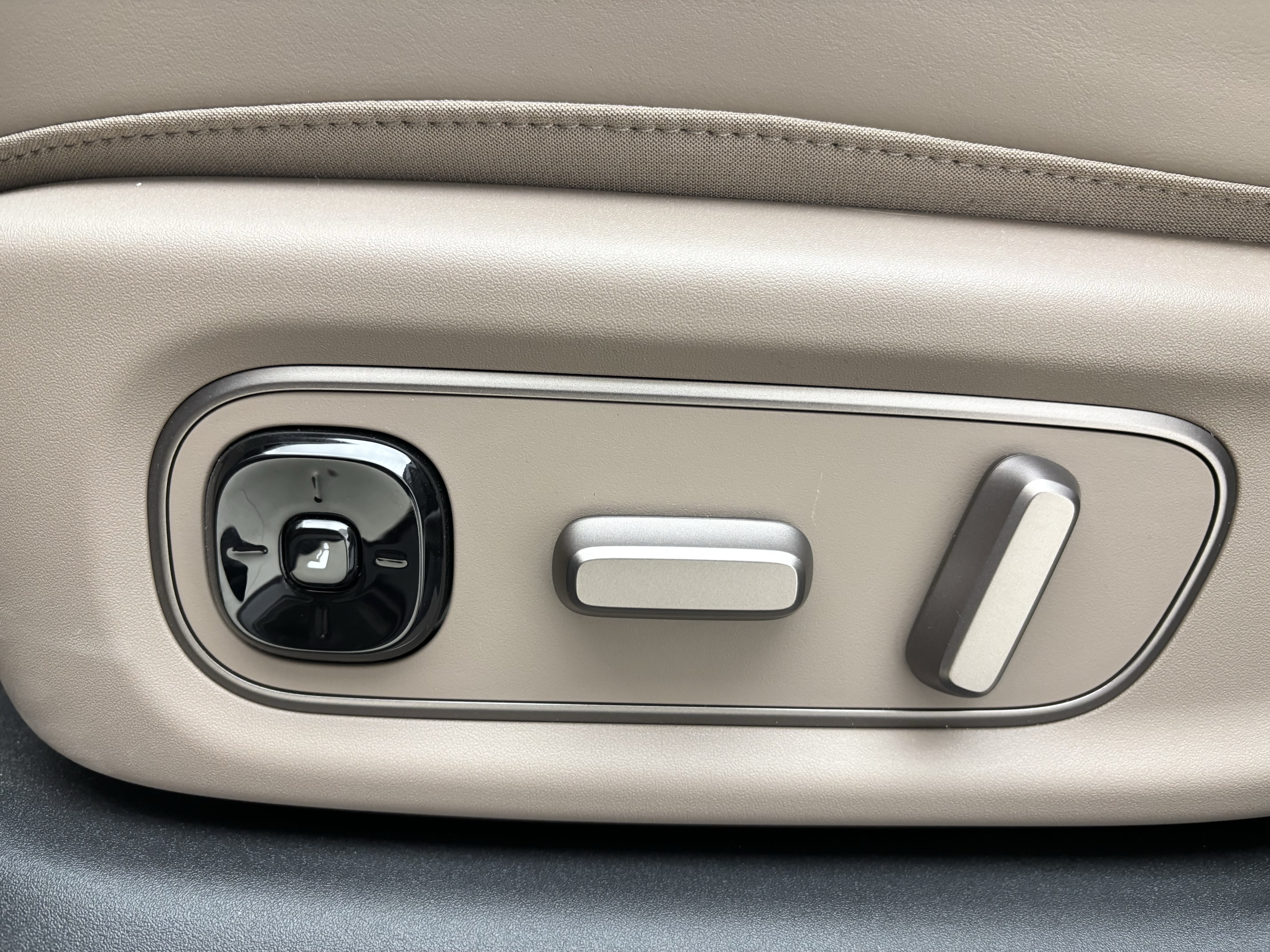 Li 2025 car image #15