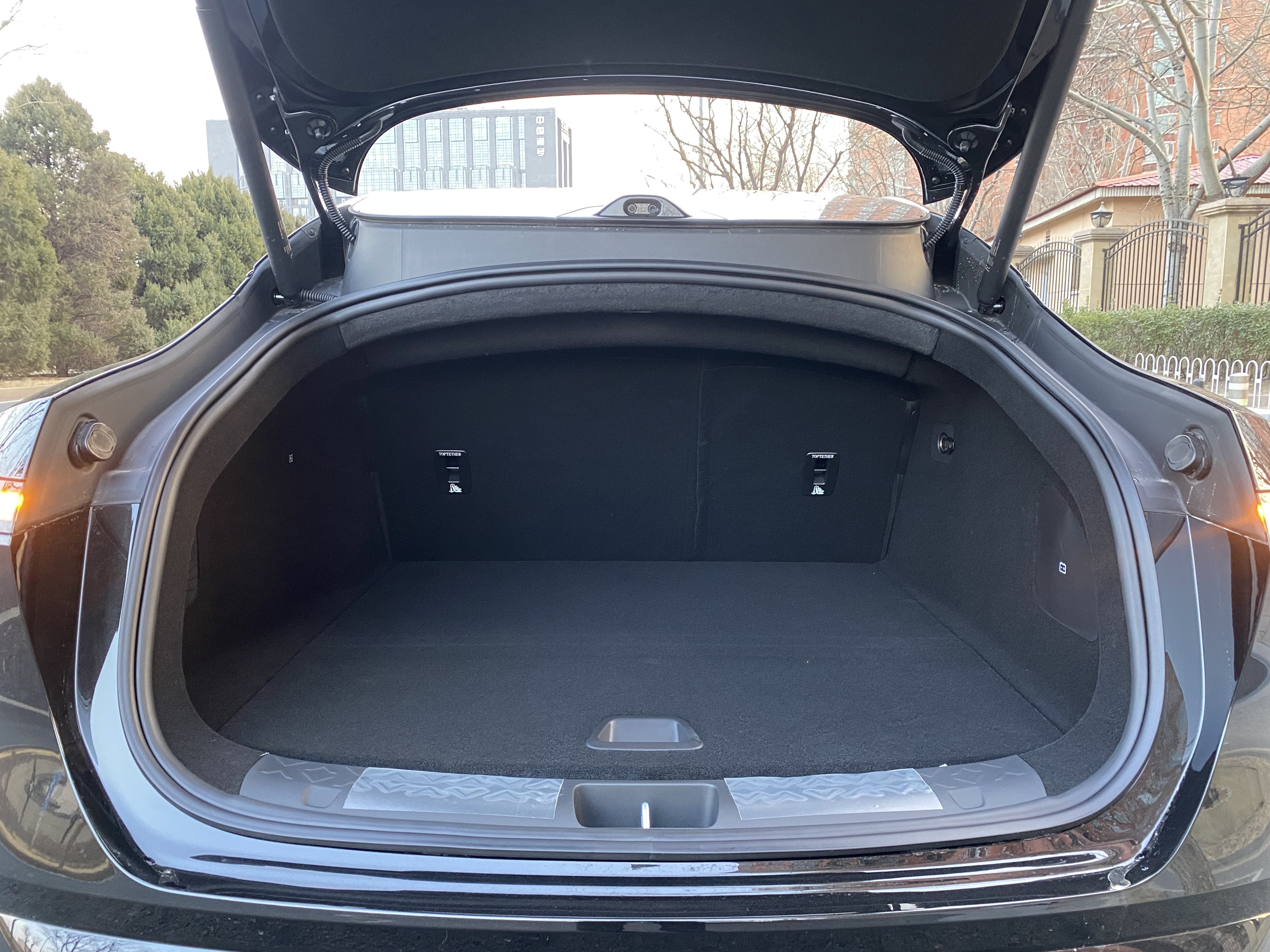 Avatr 06 2026 car image #15